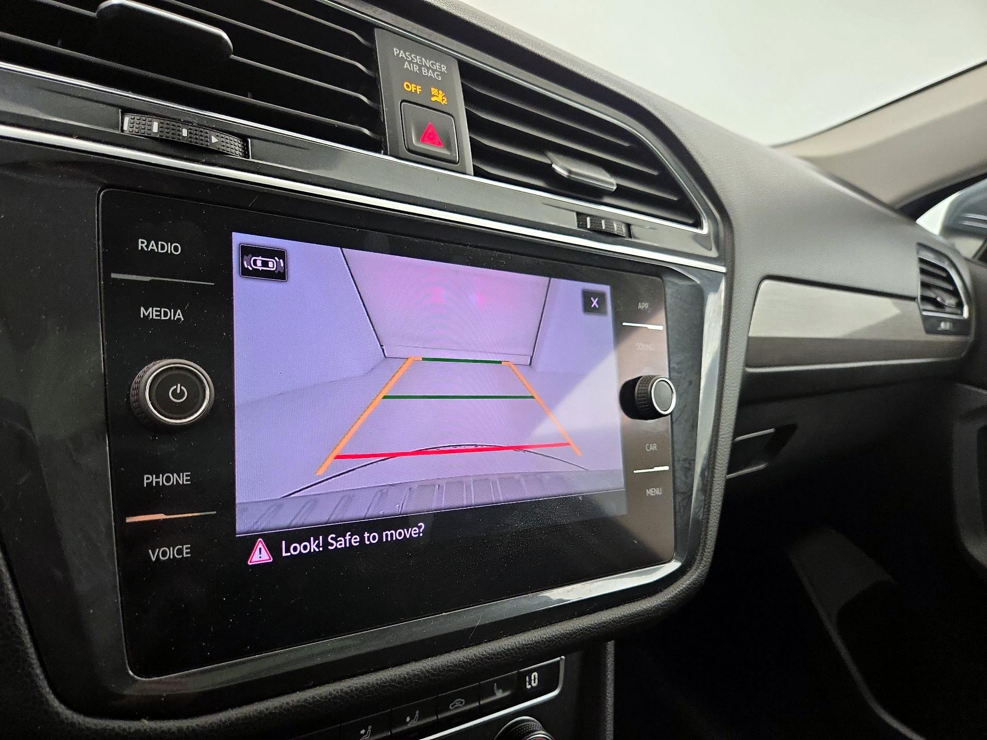 Thumbnail: 2021 Volkswagen Tiguan - 14