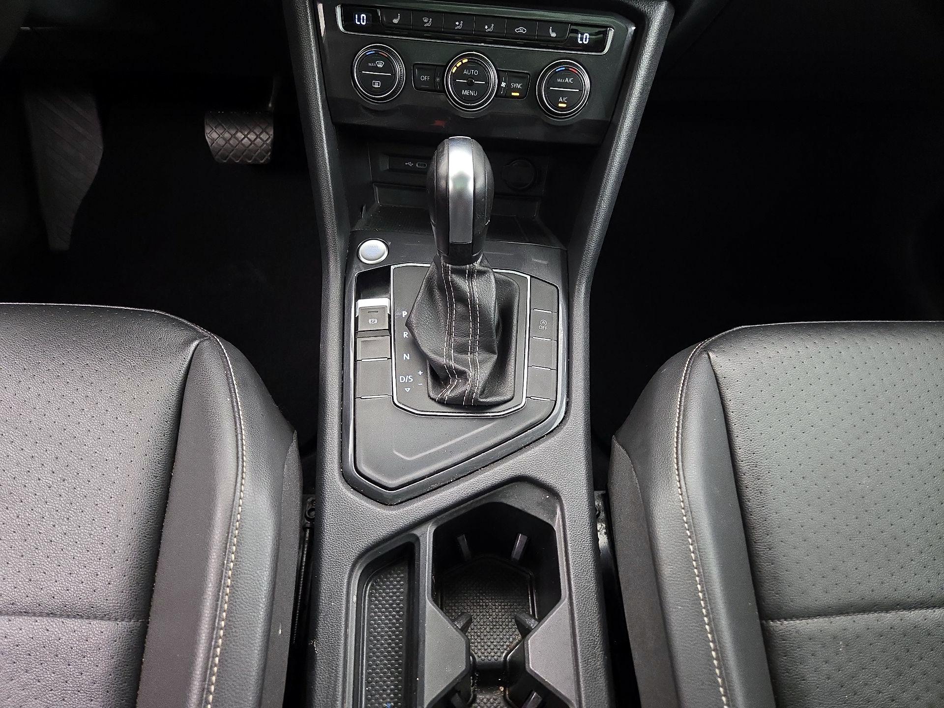 Thumbnail: 2021 Volkswagen Tiguan - 17