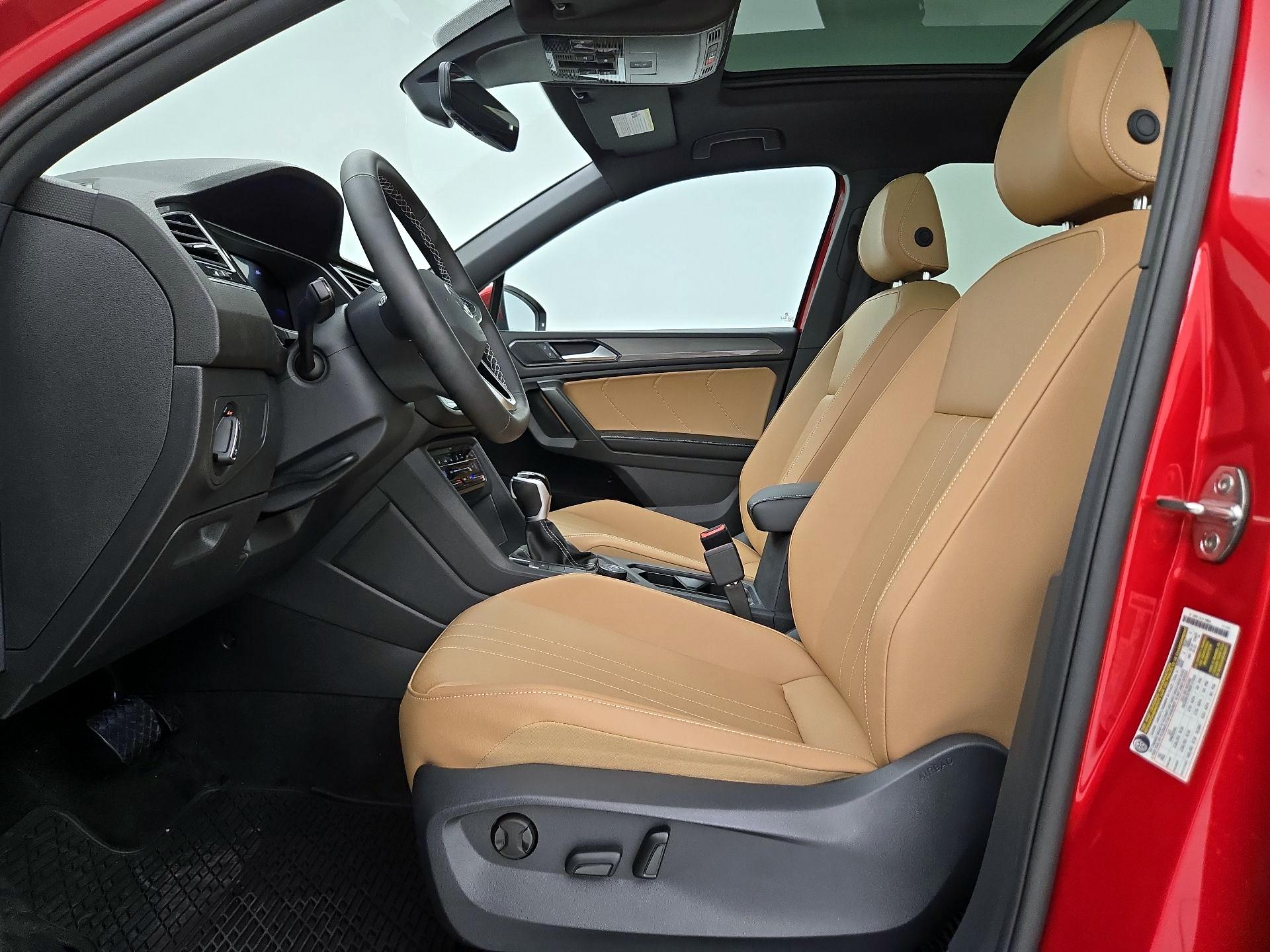 Thumbnail: 2024 Volkswagen Tiguan - 11