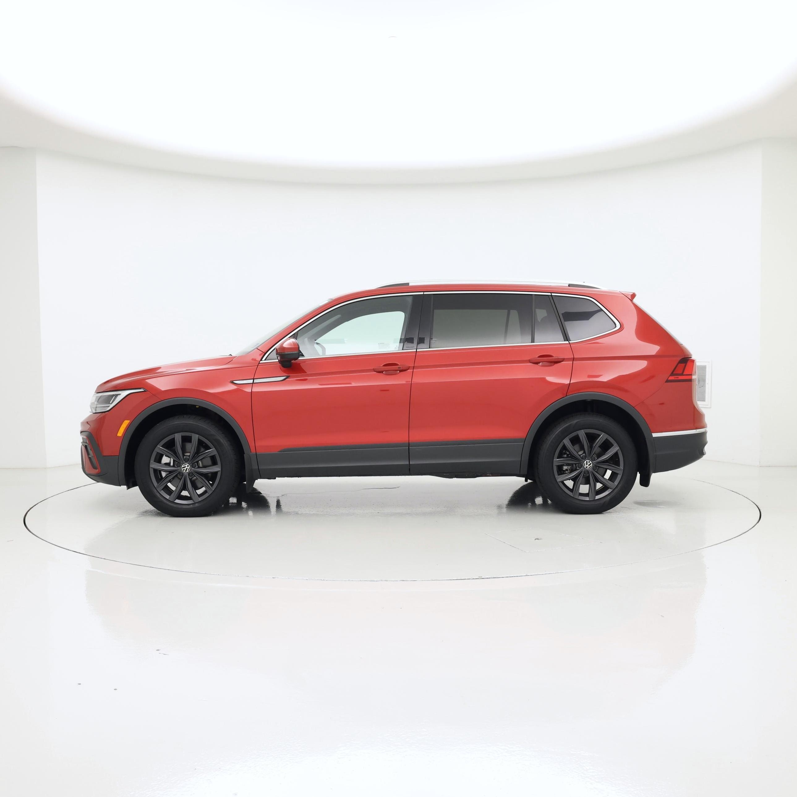 Thumbnail: 2024 Volkswagen Tiguan - 3