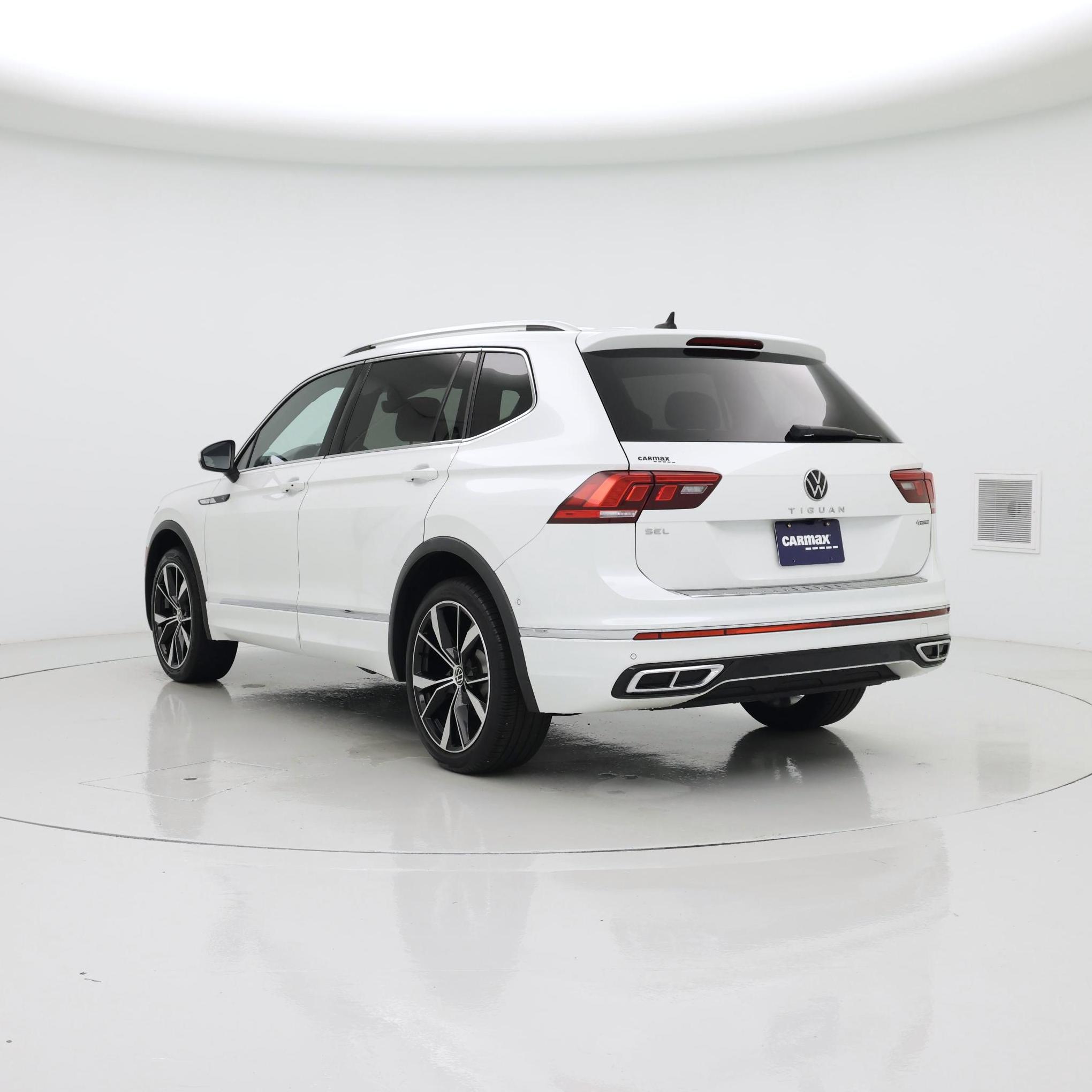 Thumbnail: 2022 Volkswagen Tiguan - 2