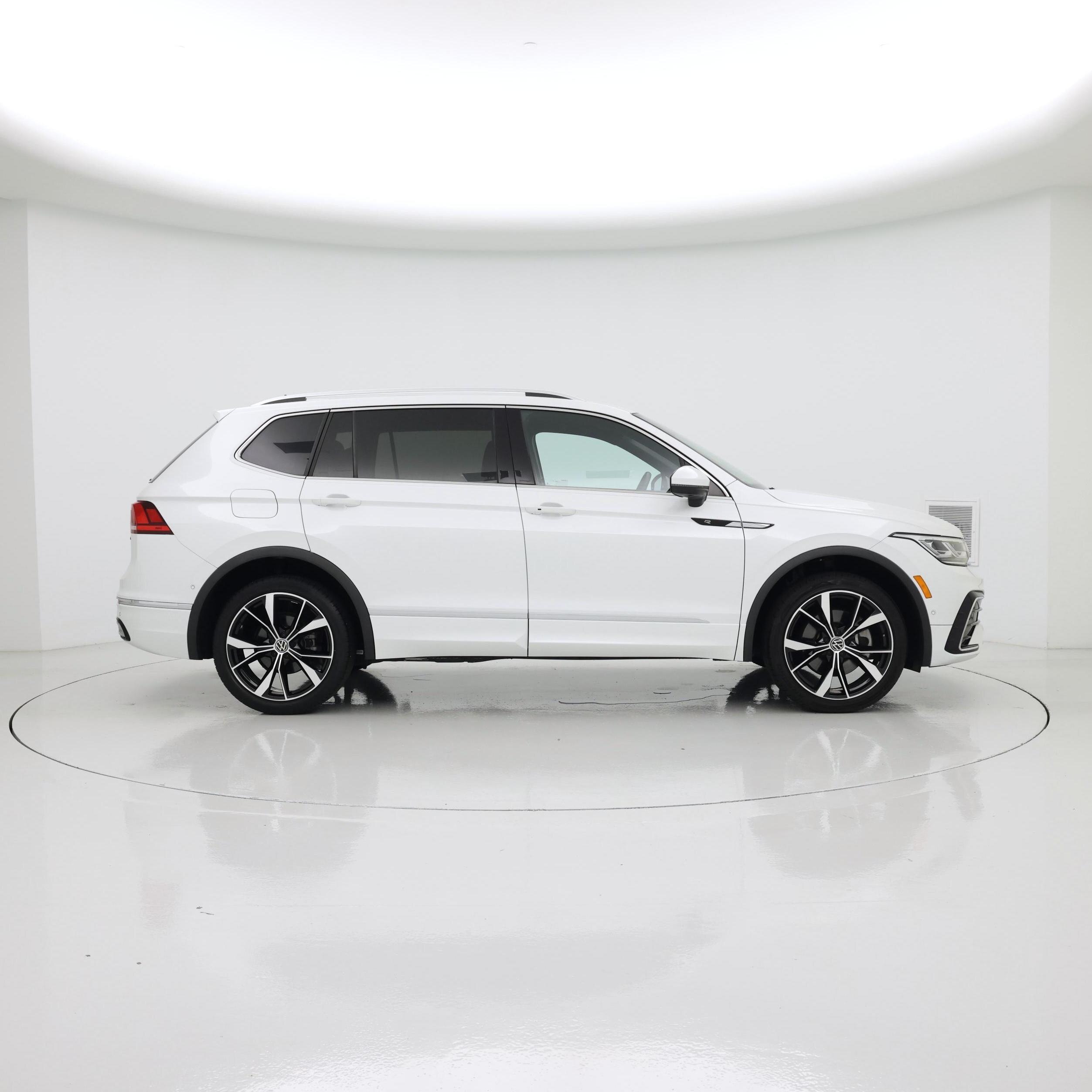 Thumbnail: 2022 Volkswagen Tiguan - 7