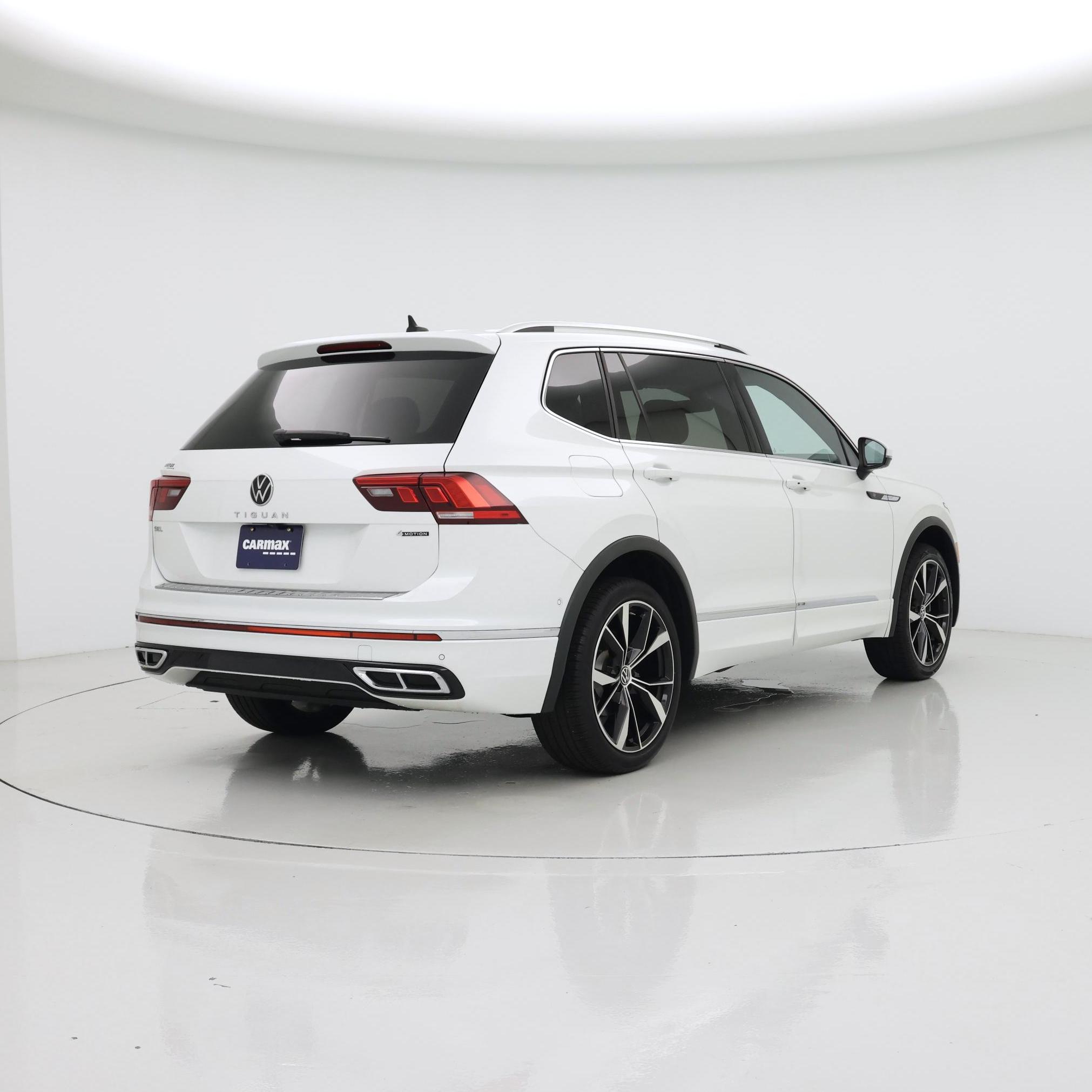 Thumbnail: 2022 Volkswagen Tiguan - 8