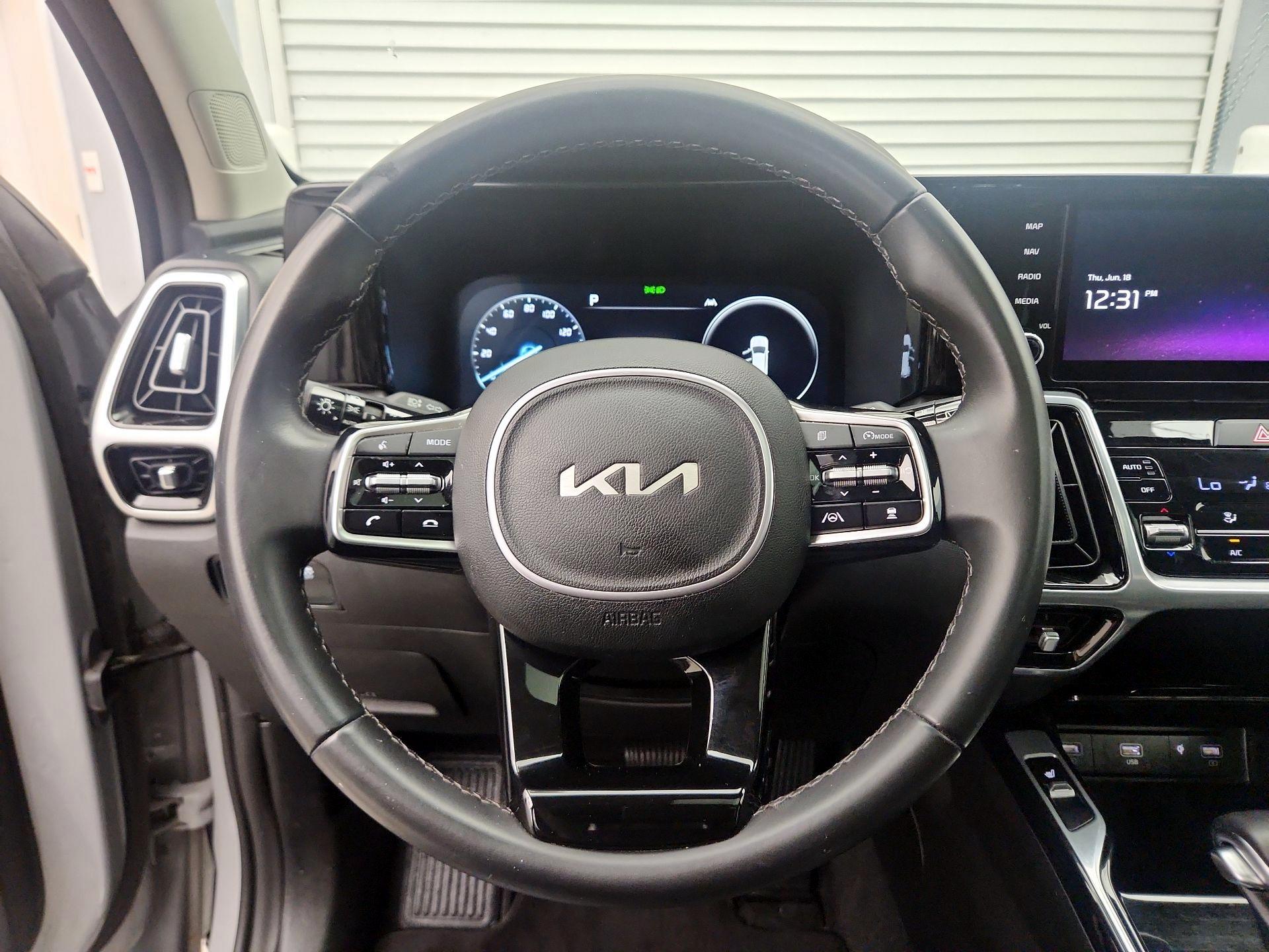 Thumbnail: 2023 Kia Sorento - 10