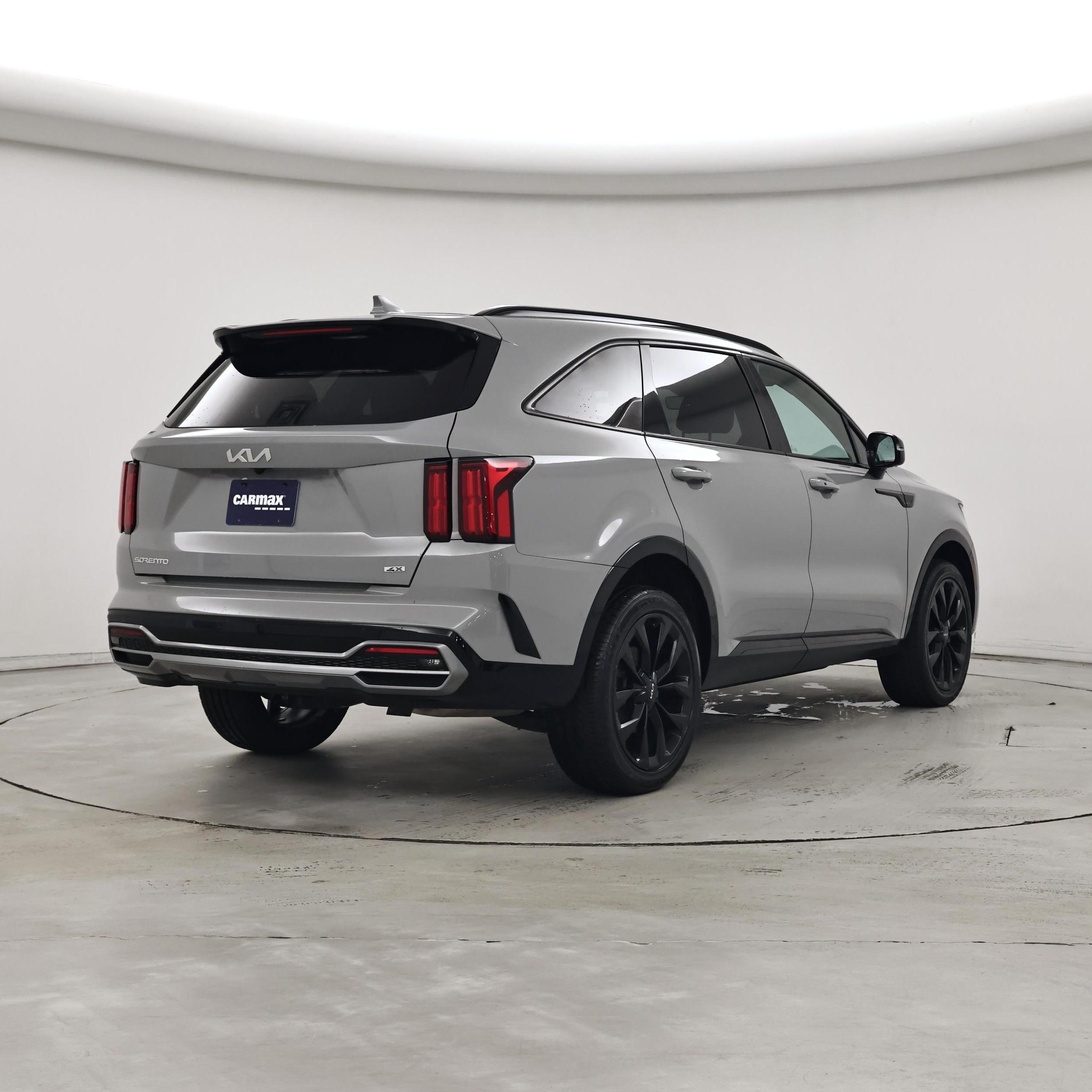 Thumbnail: 2023 Kia Sorento - 8