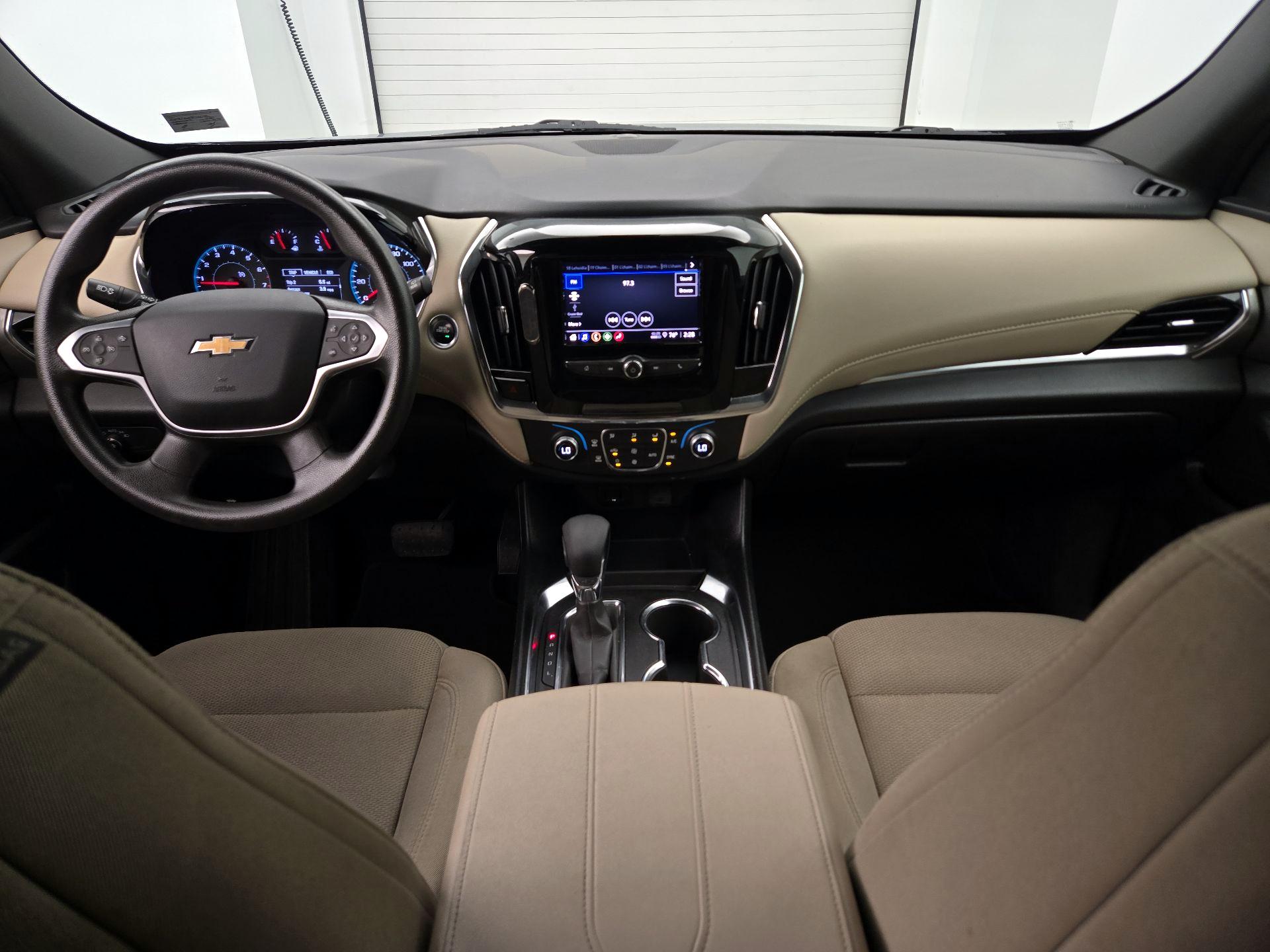 Thumbnail: 2023 Chevrolet Traverse - 9