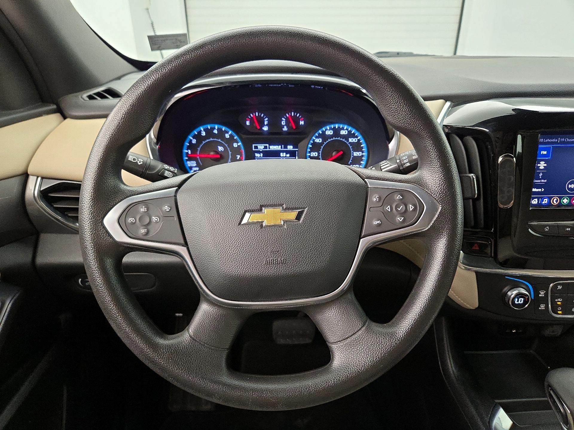 Thumbnail: 2023 Chevrolet Traverse - 10