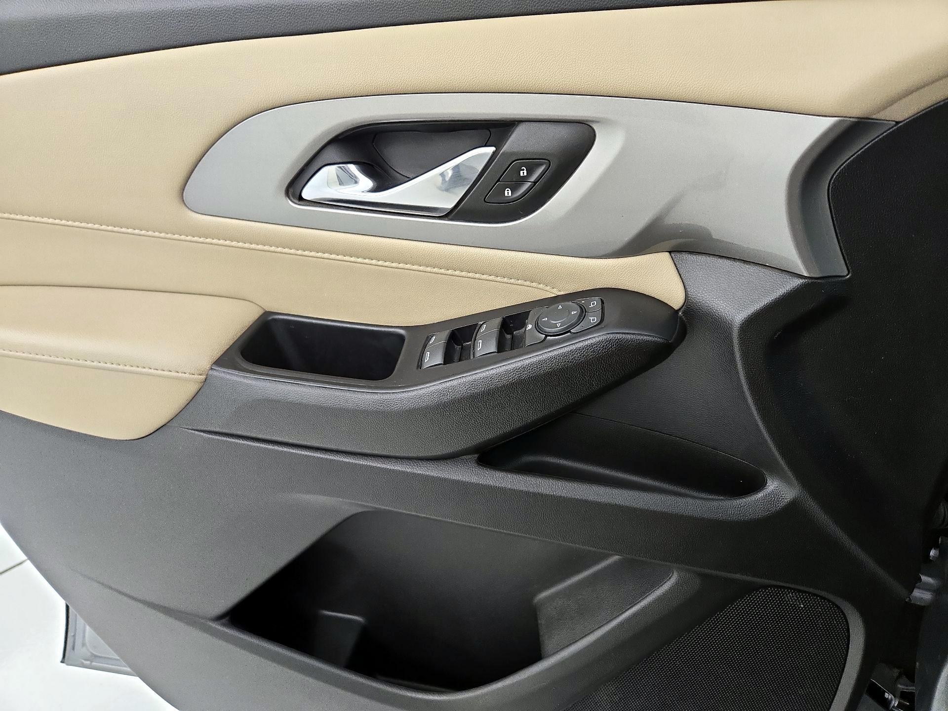 Thumbnail: 2023 Chevrolet Traverse - 12