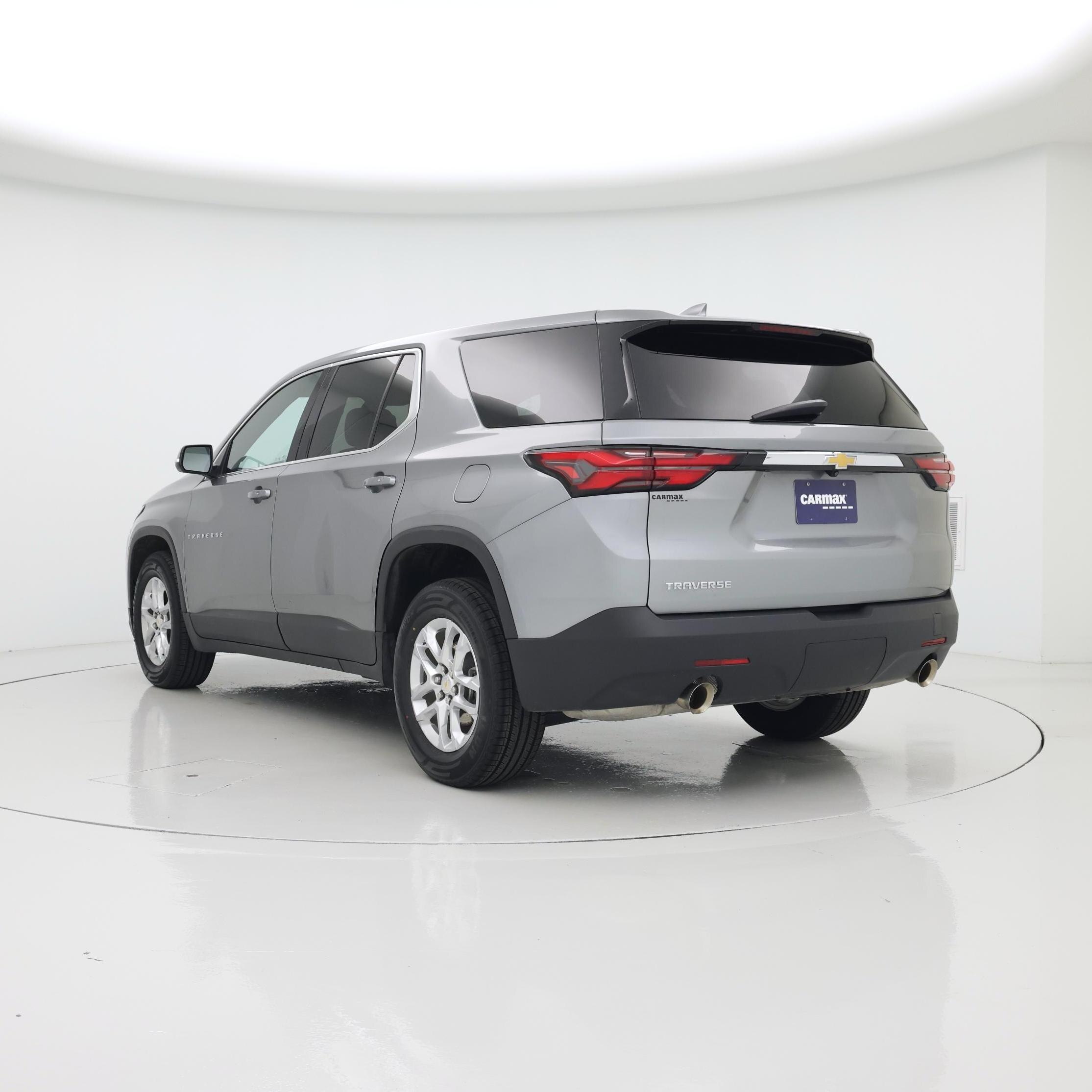 Thumbnail: 2023 Chevrolet Traverse - 2