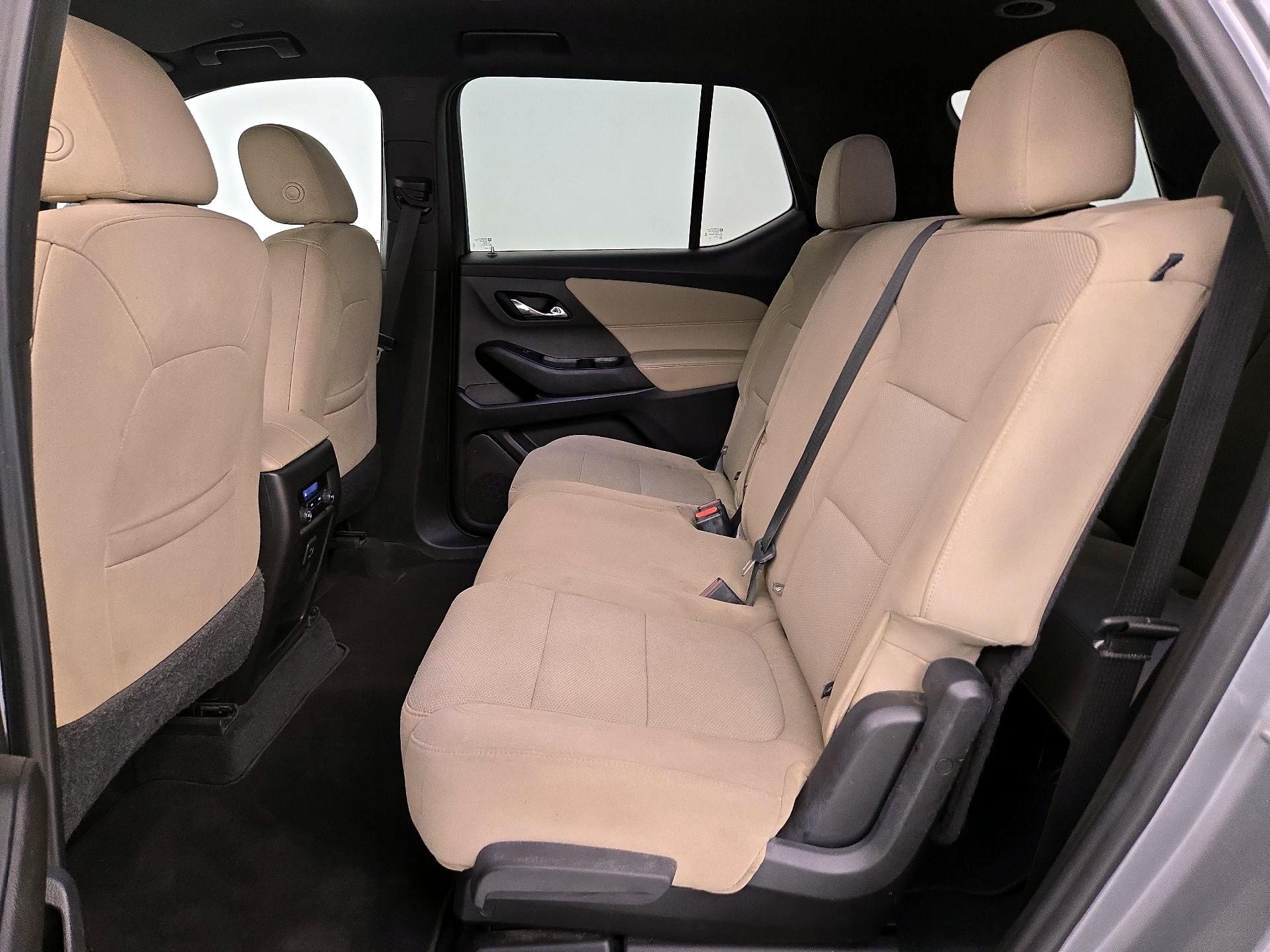 Thumbnail: 2023 Chevrolet Traverse - 19