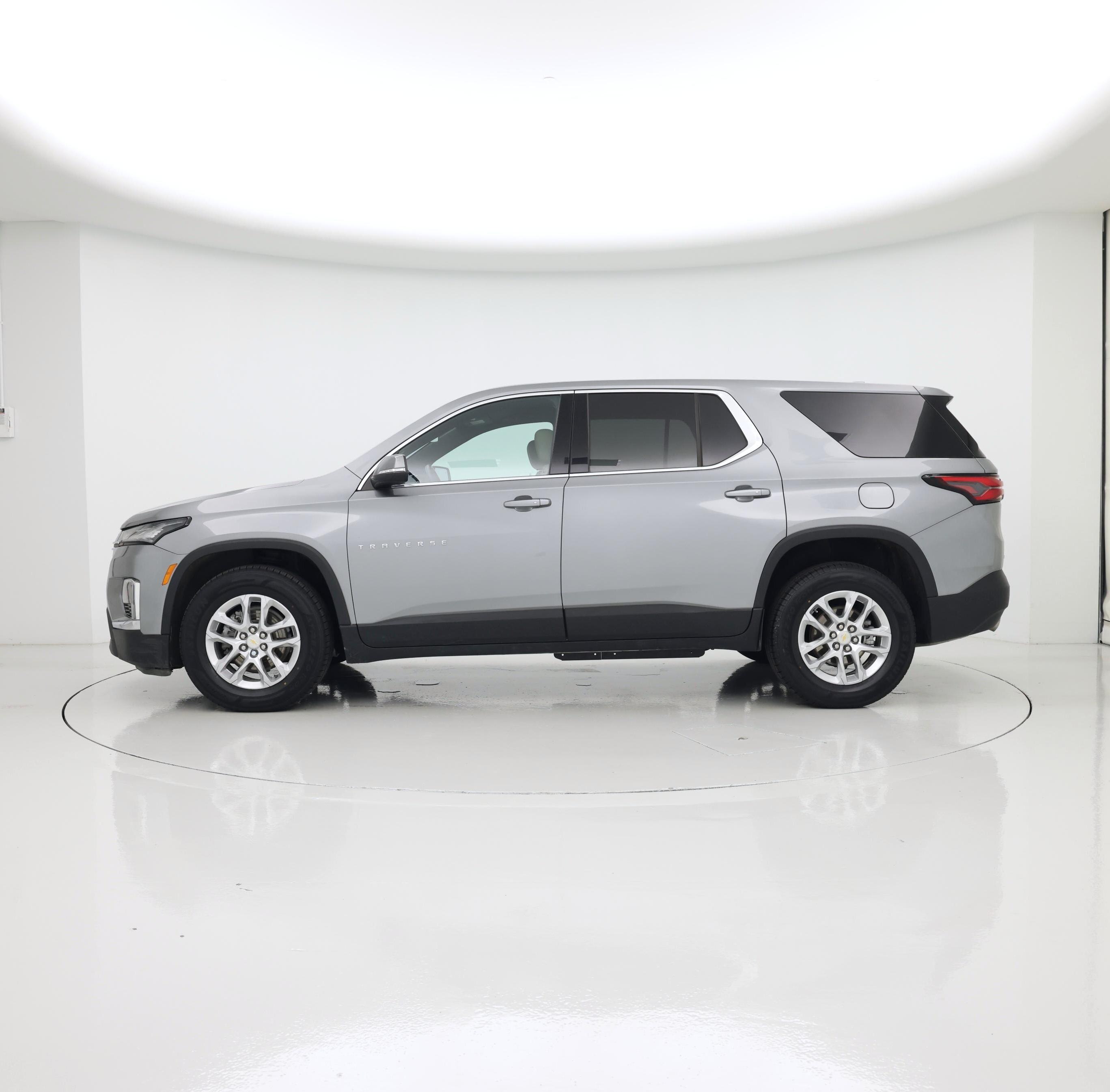 Thumbnail: 2023 Chevrolet Traverse - 3