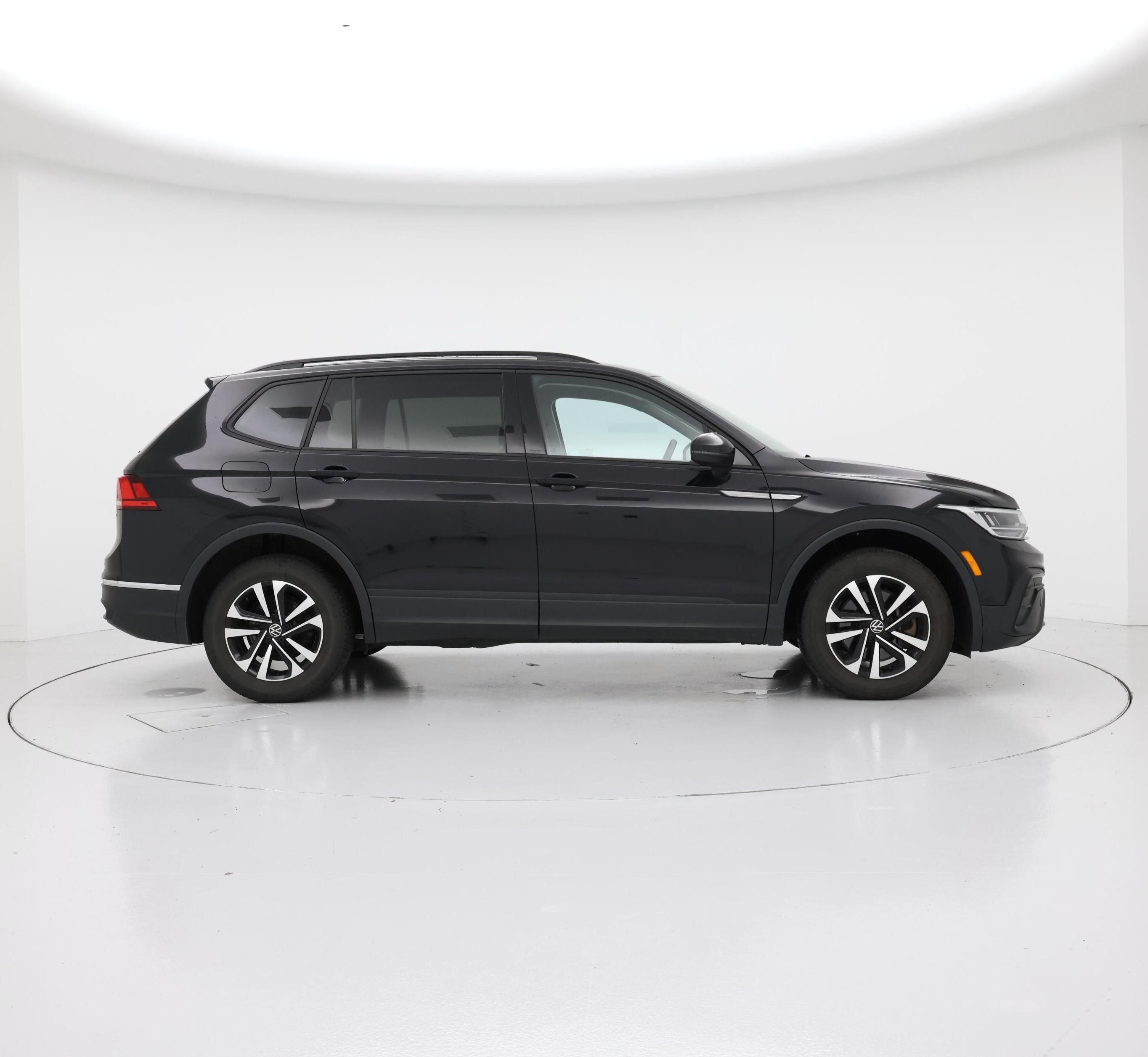 Thumbnail: 2022 Volkswagen Tiguan - 7