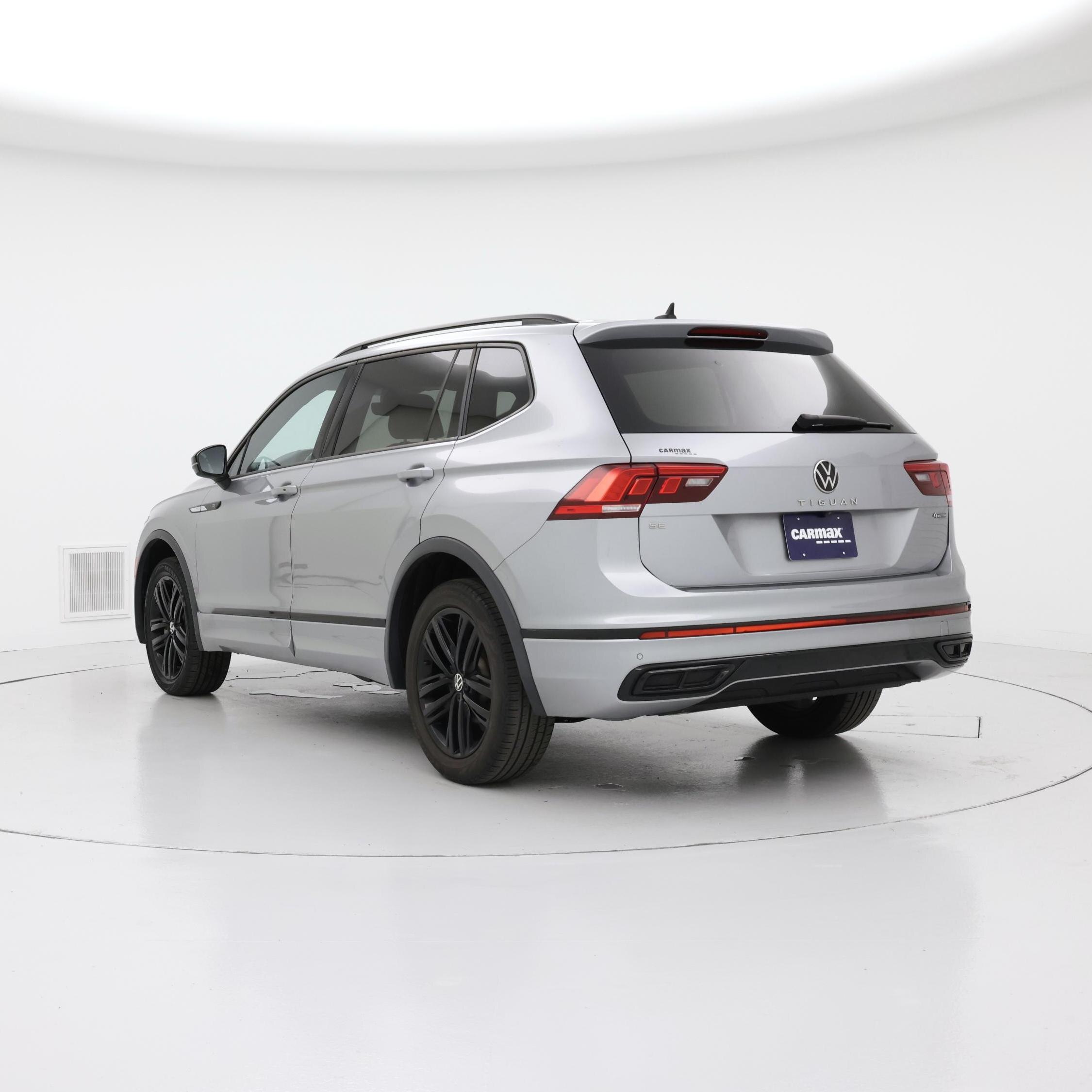 Thumbnail: 2022 Volkswagen Tiguan - 2