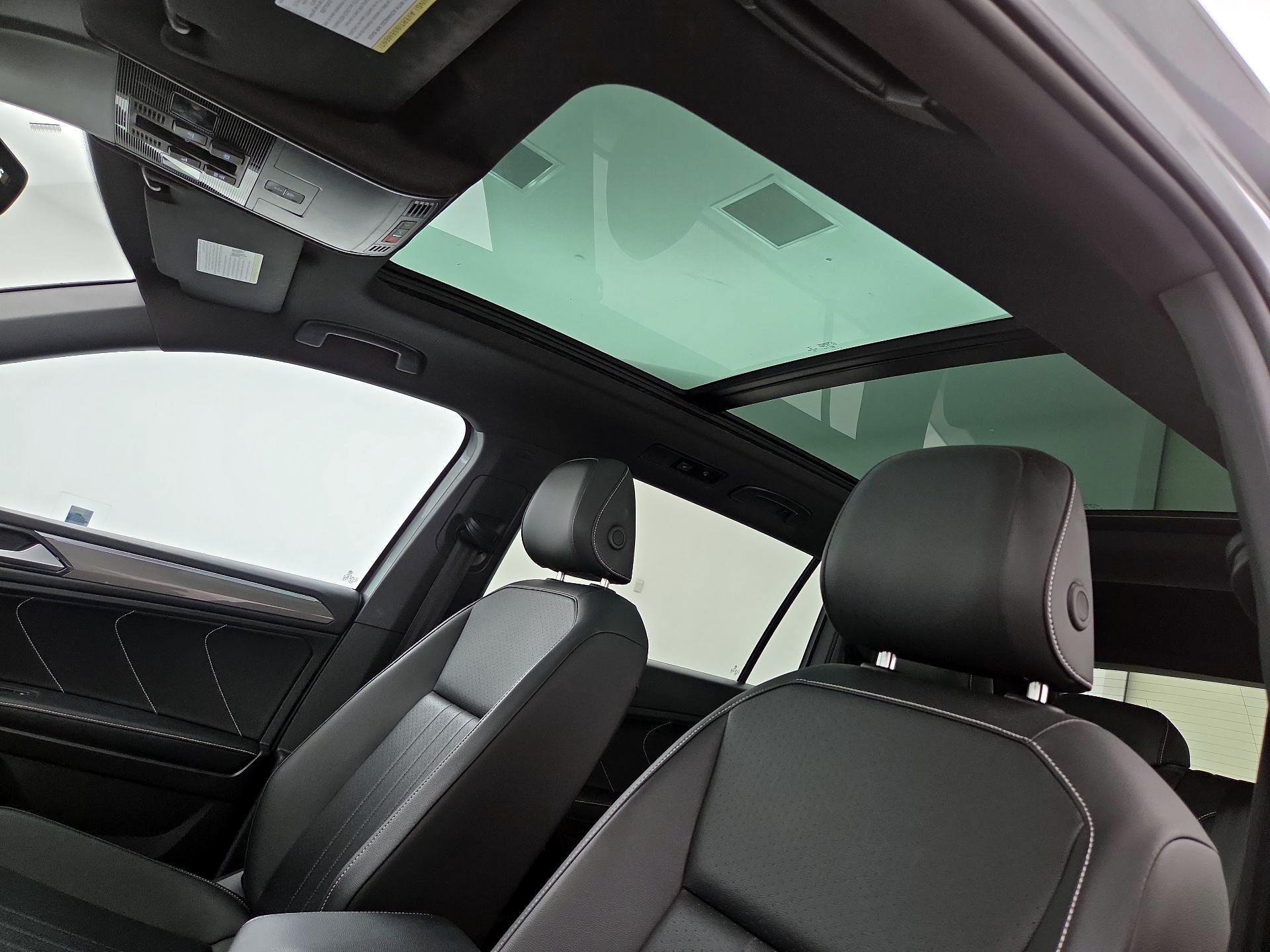 Thumbnail: 2022 Volkswagen Tiguan - 19