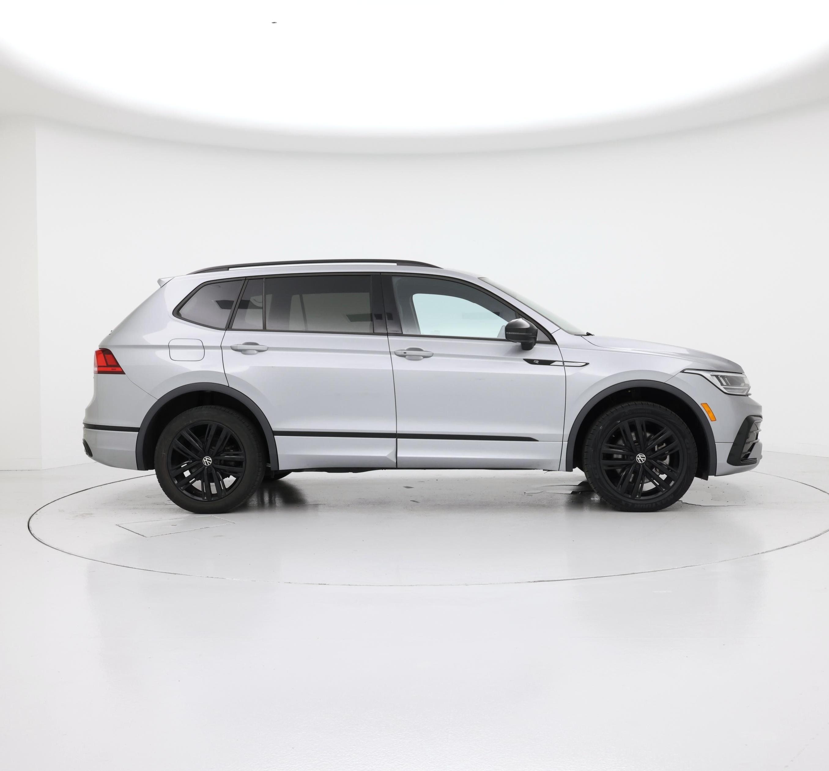 Thumbnail: 2022 Volkswagen Tiguan - 7