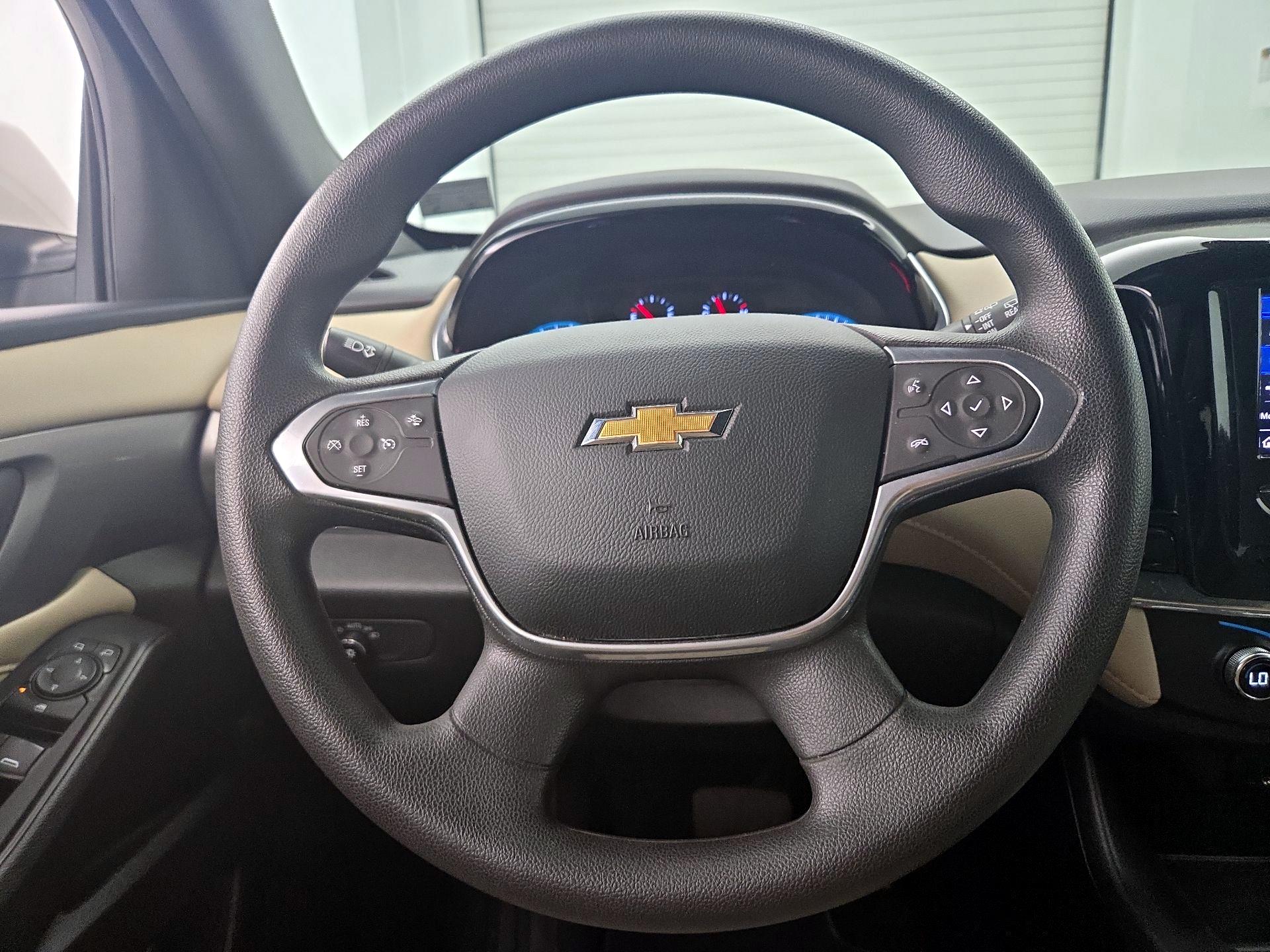 Thumbnail: 2023 Chevrolet Traverse - 10
