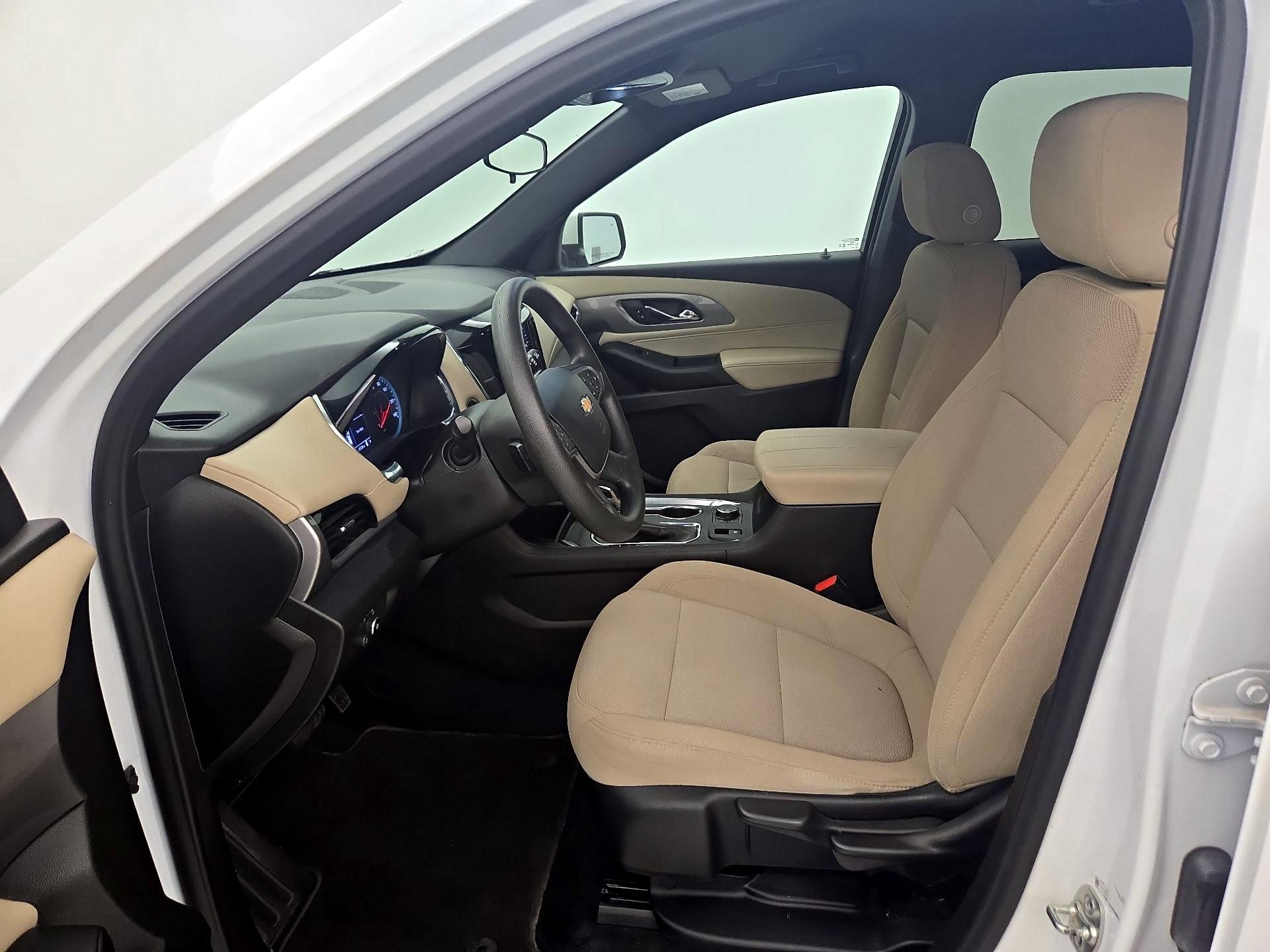 Thumbnail: 2023 Chevrolet Traverse - 11