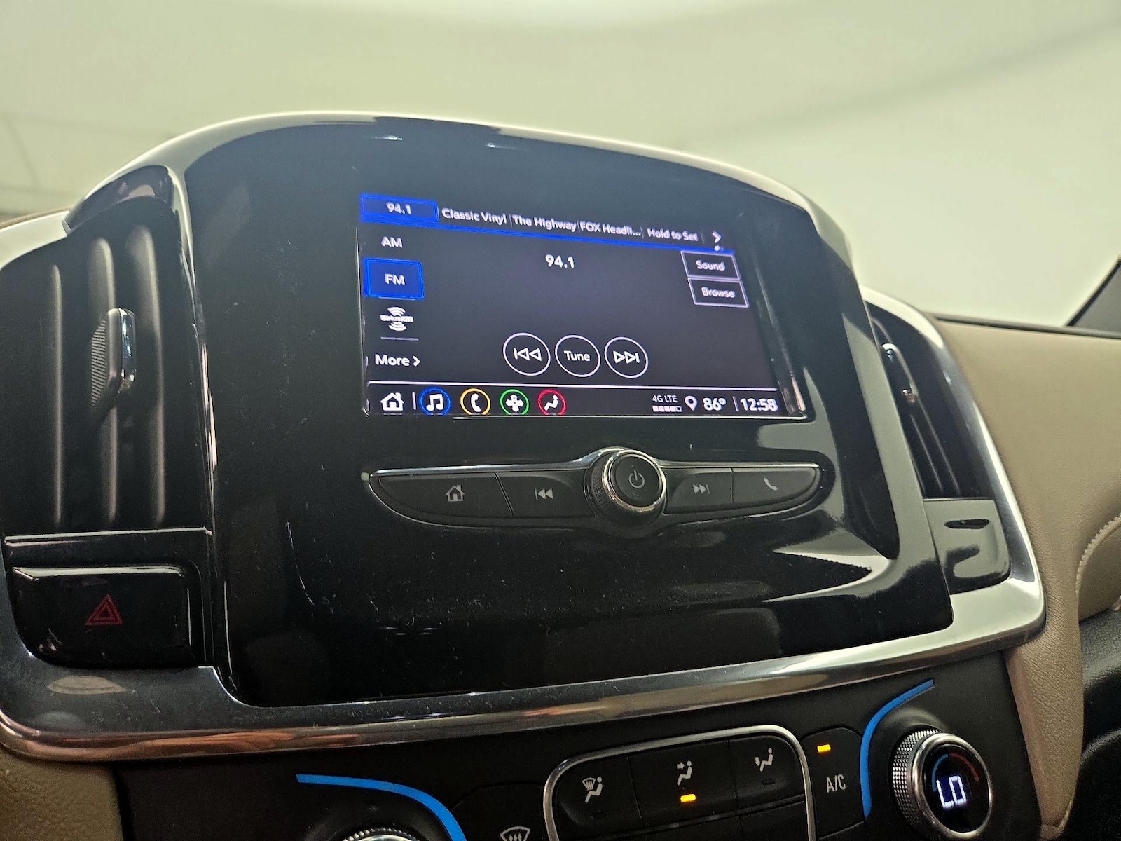 2023 Chevrolet Traverse LS - Photo 16