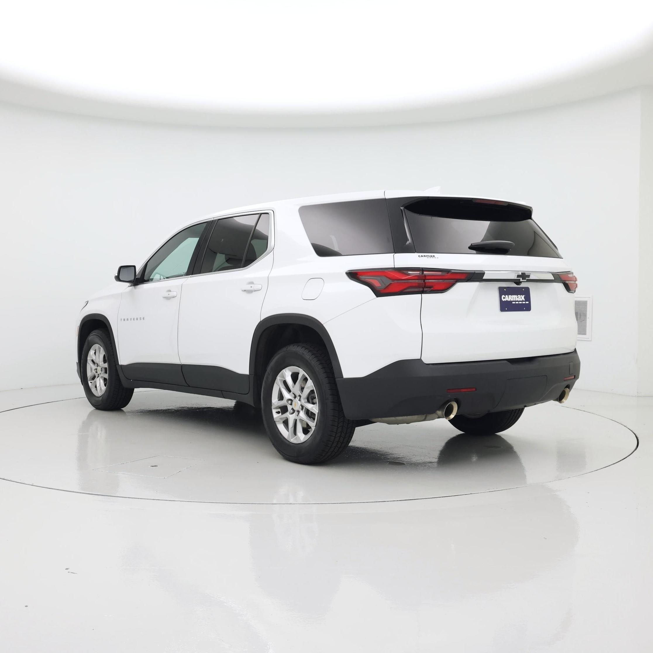 Thumbnail: 2023 Chevrolet Traverse - 2