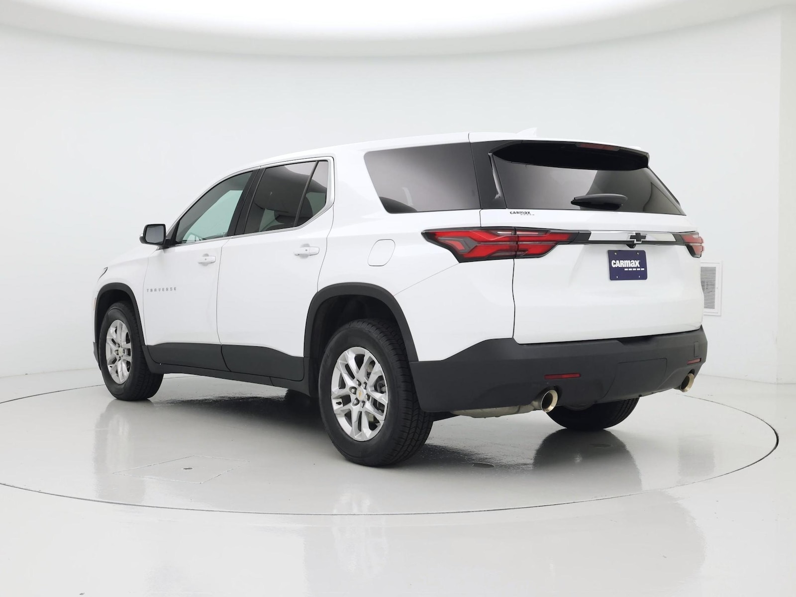 2023 Chevrolet Traverse LS - Photo 3