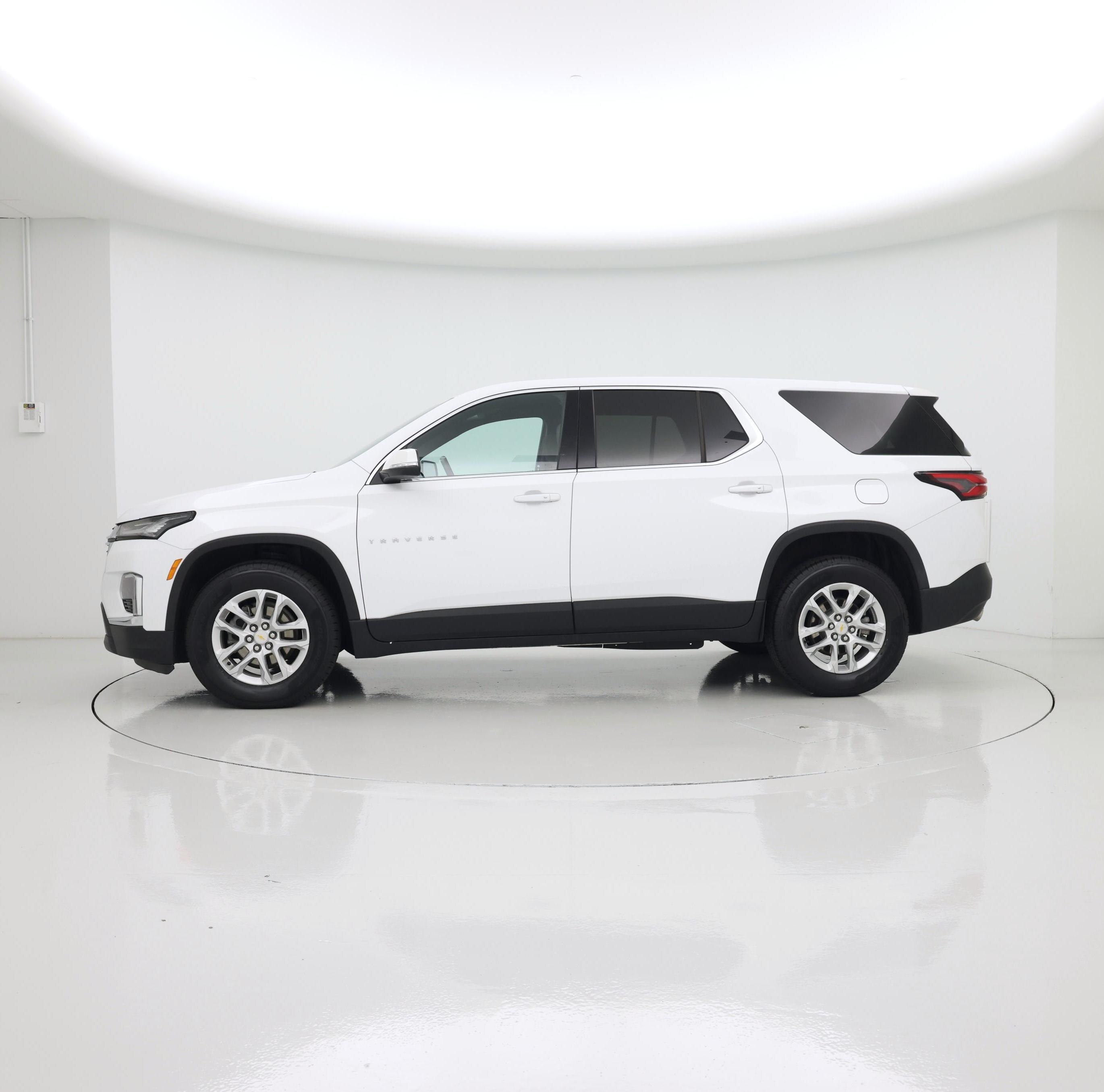 Thumbnail: 2023 Chevrolet Traverse - 3