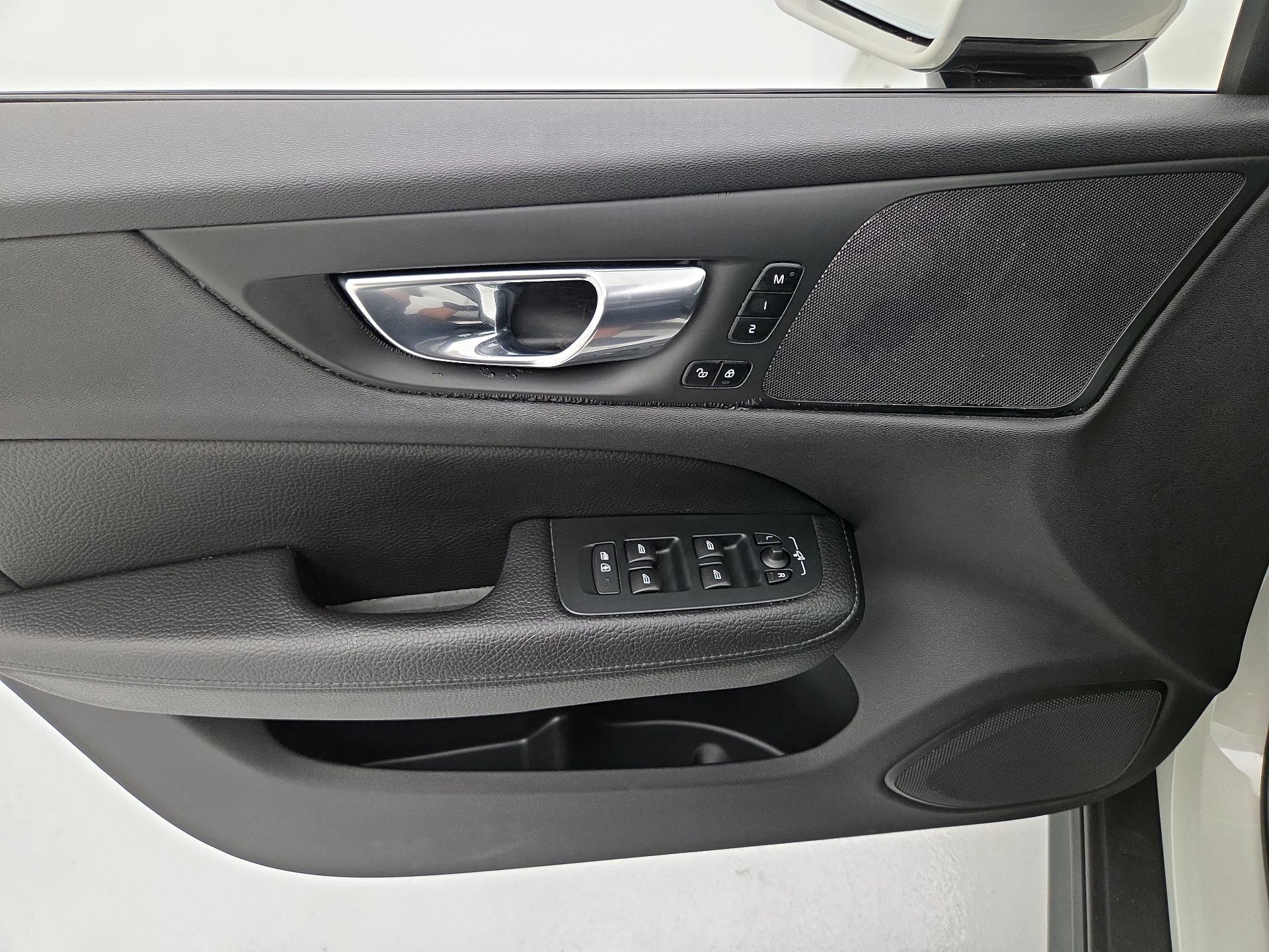 Thumbnail: 2020 Volvo S60 - 12
