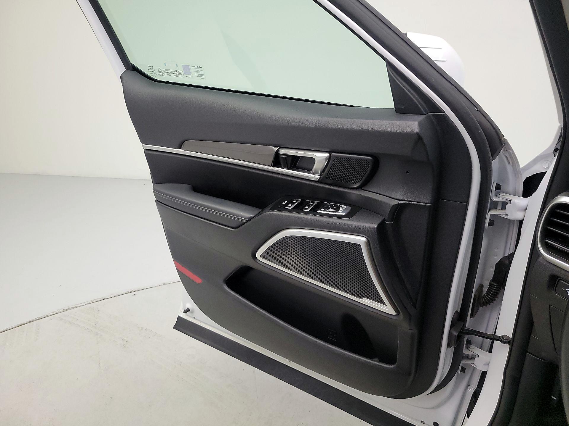 Thumbnail: 2023 Kia Telluride - 12