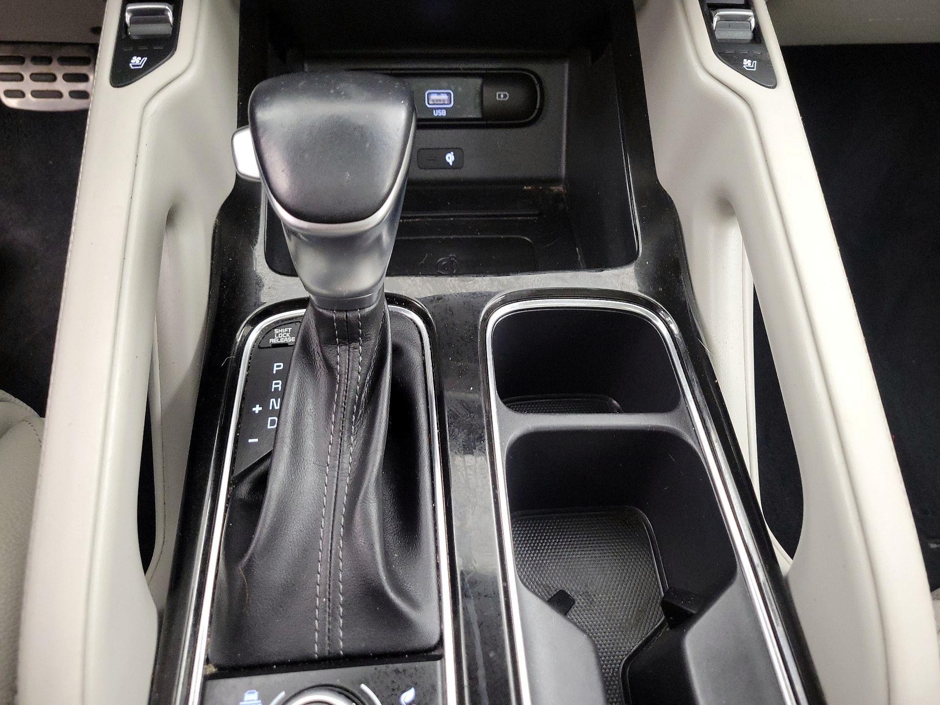 Thumbnail: 2020 Kia Telluride - 18