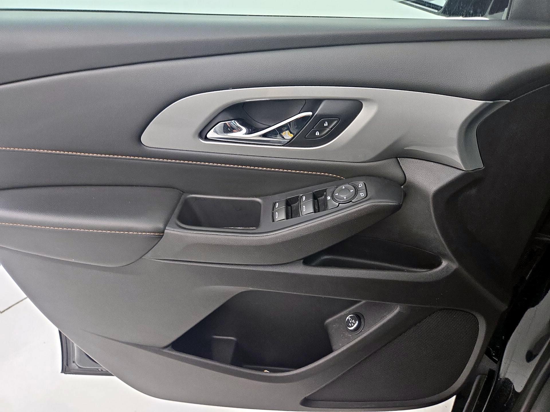 Thumbnail: 2021 Chevrolet Traverse - 12