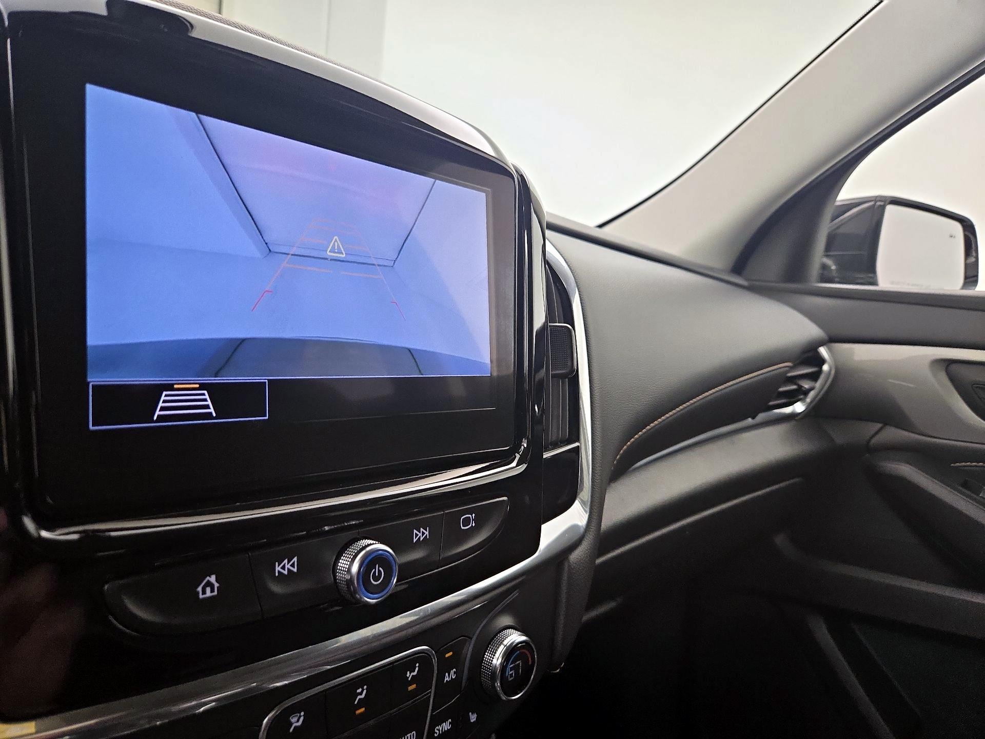 Thumbnail: 2021 Chevrolet Traverse - 14