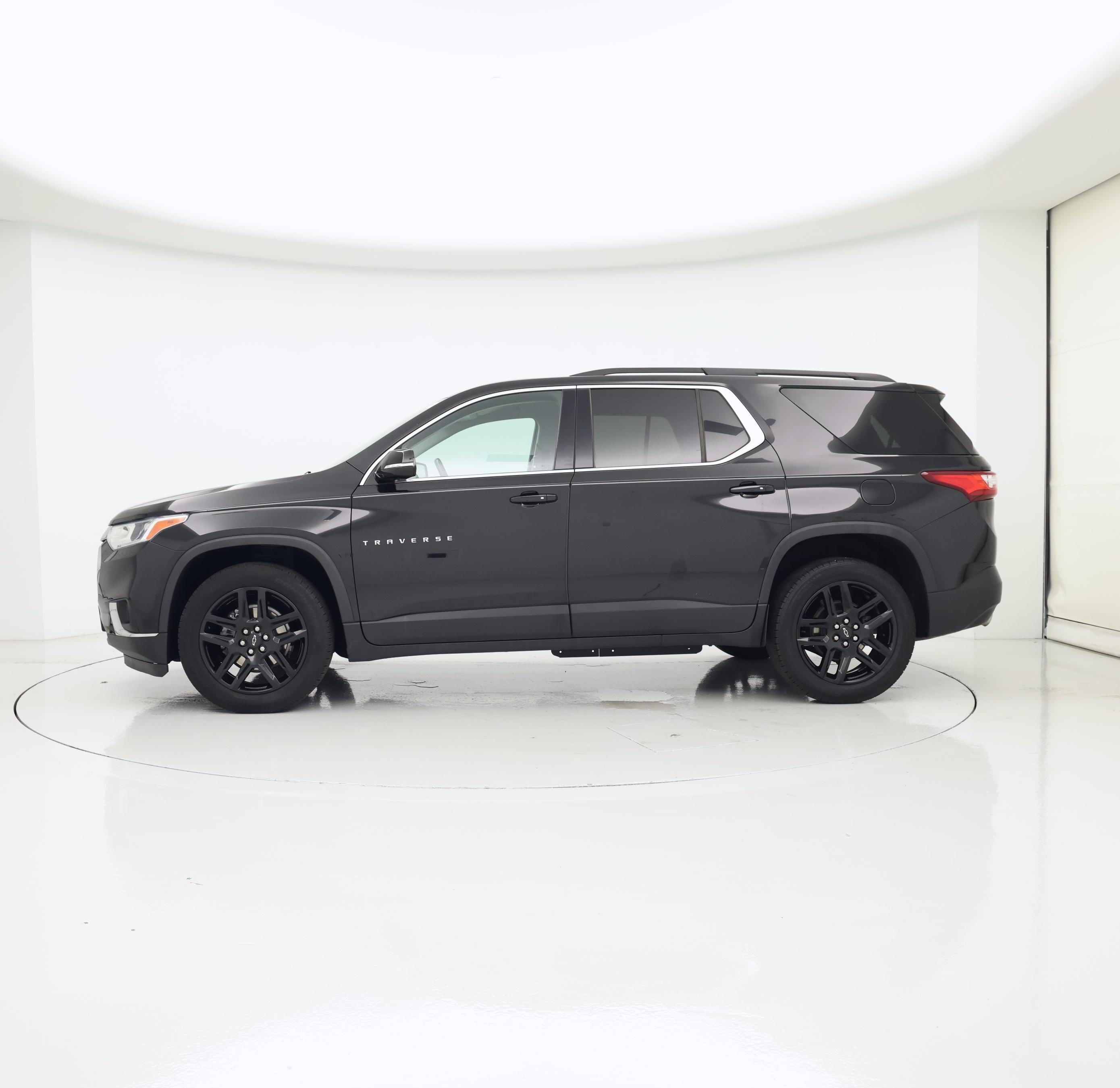 Thumbnail: 2021 Chevrolet Traverse - 3