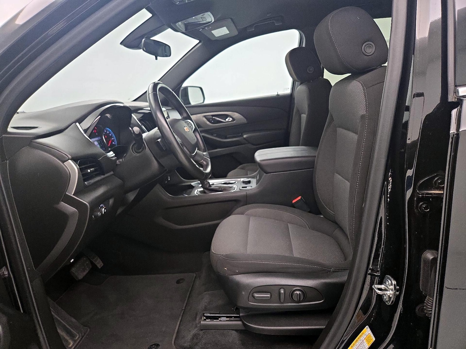 2023 Chevrolet Traverse 1LT - Photo 12