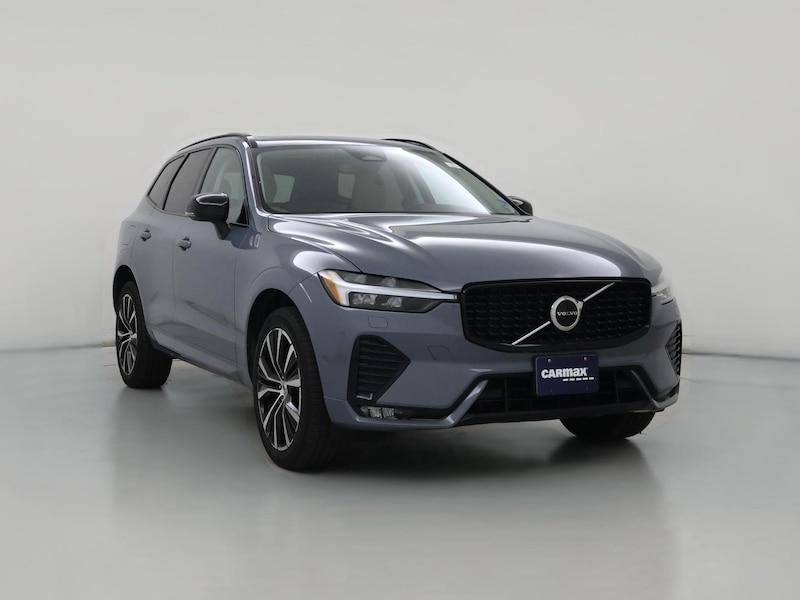 2023 Volvo XC60 B5 Plus Dark Theme