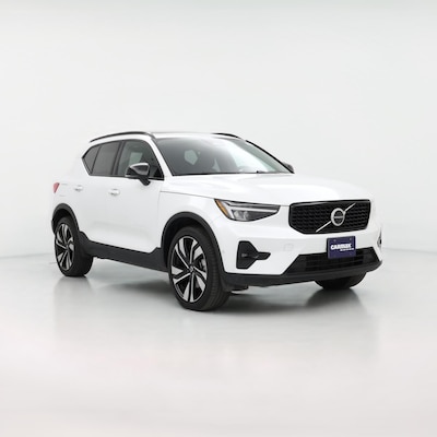 2024 Volvo XC40 B5 Plus Dark Theme