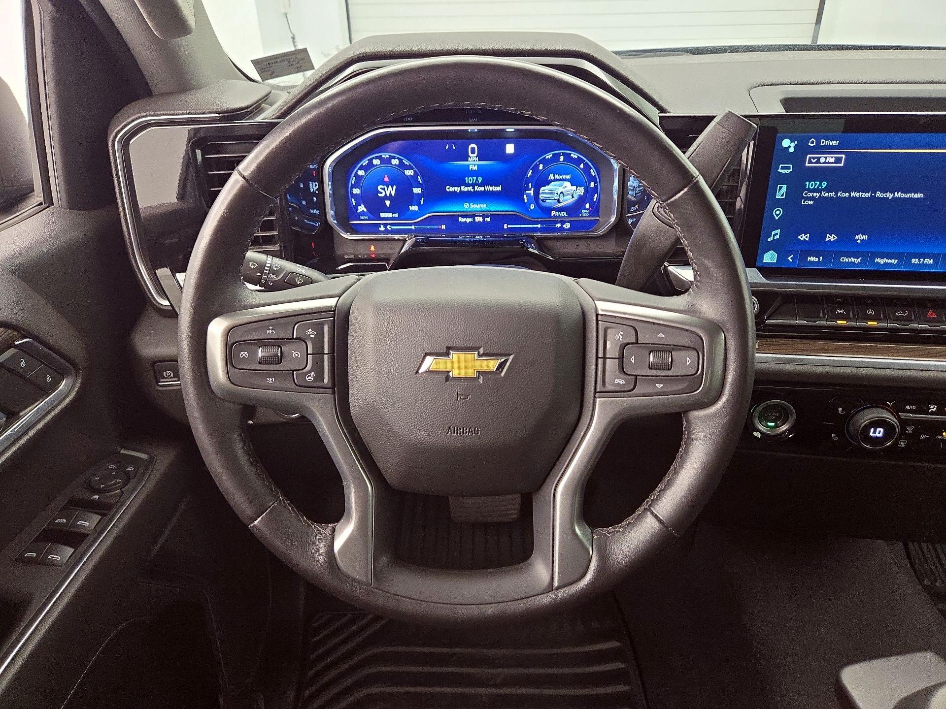 Thumbnail: 2022 Chevrolet Silverado 1500 - 10