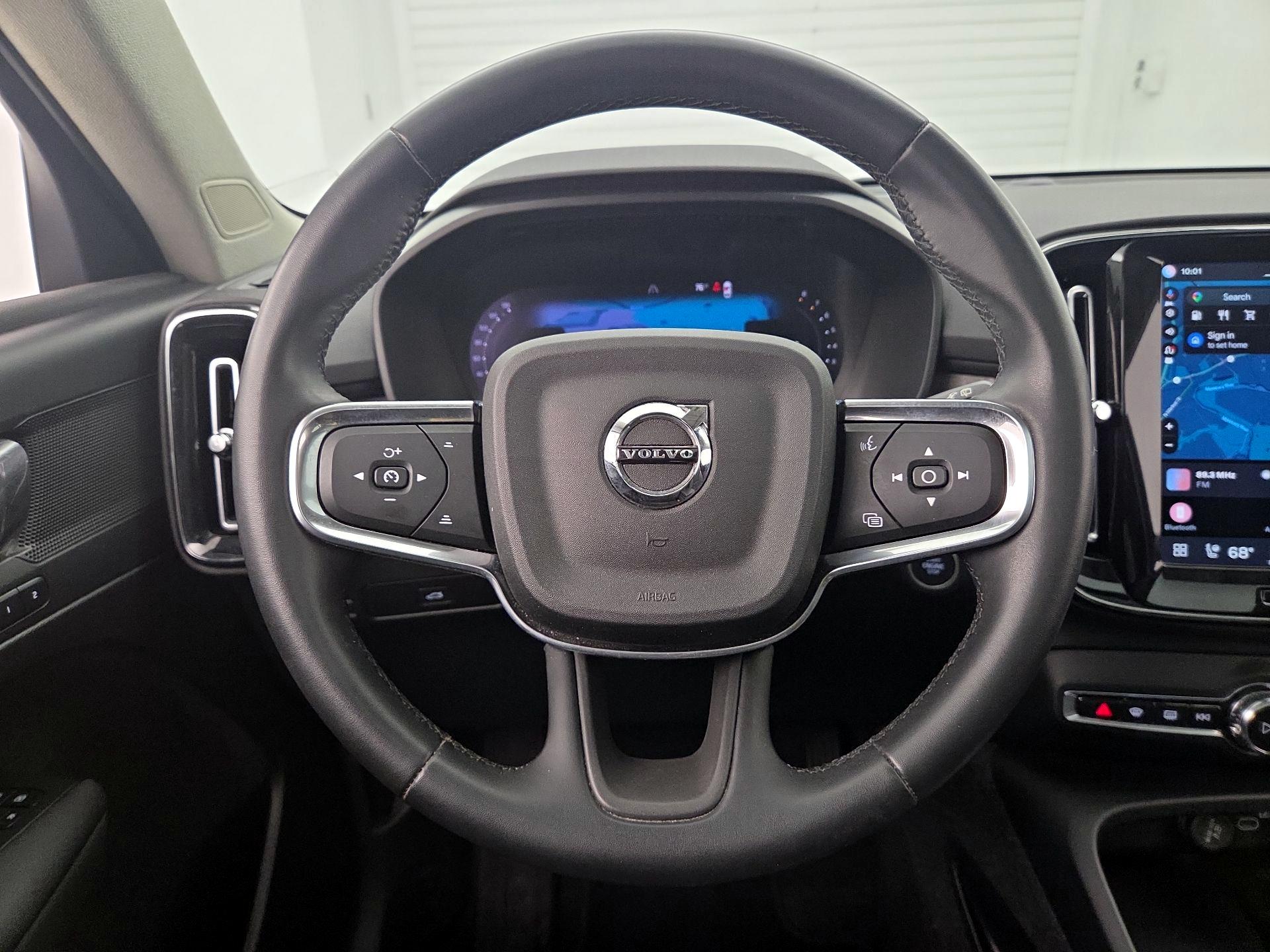 Thumbnail: 2024 Volvo XC40 - 10