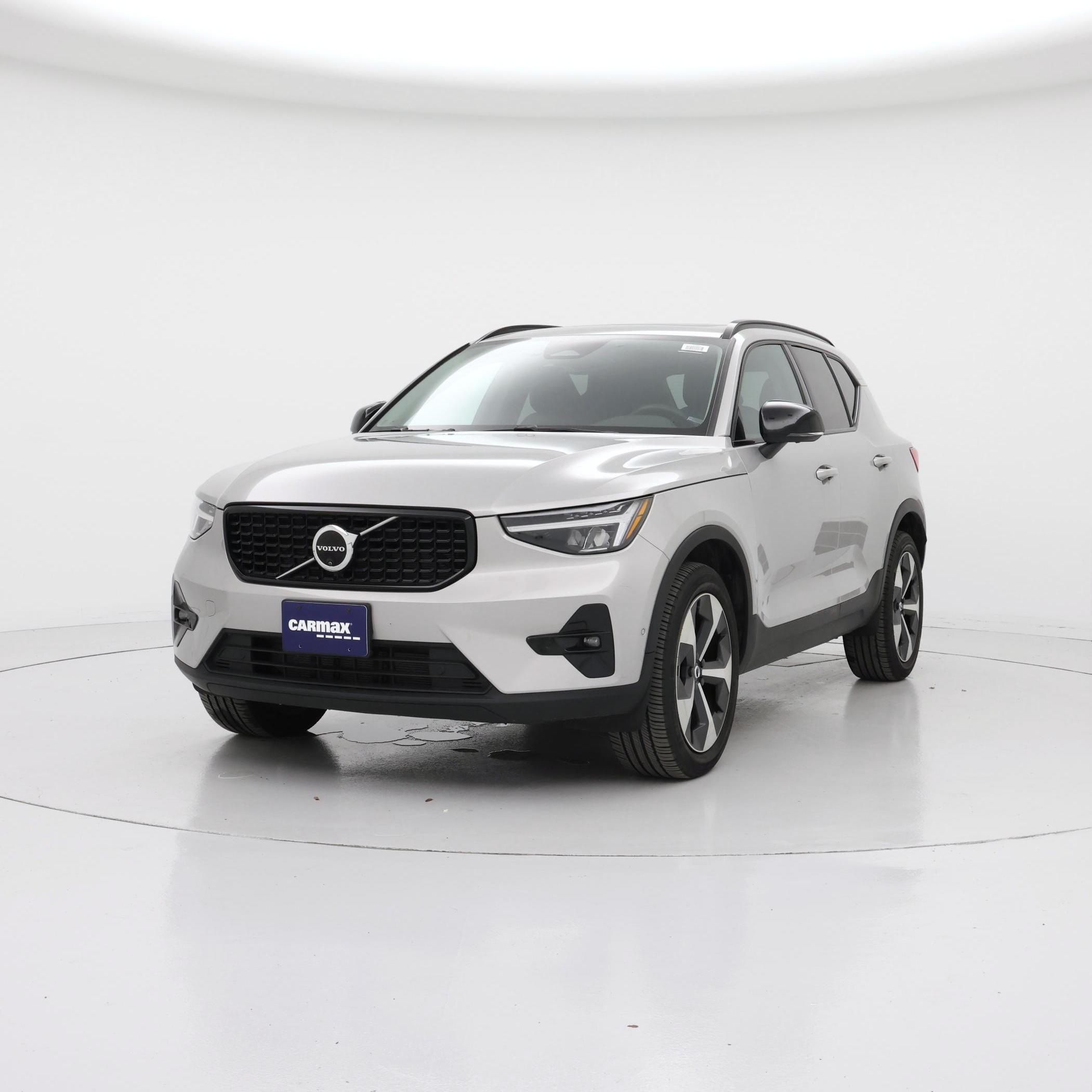 Thumbnail: 2024 Volvo XC40 - 4