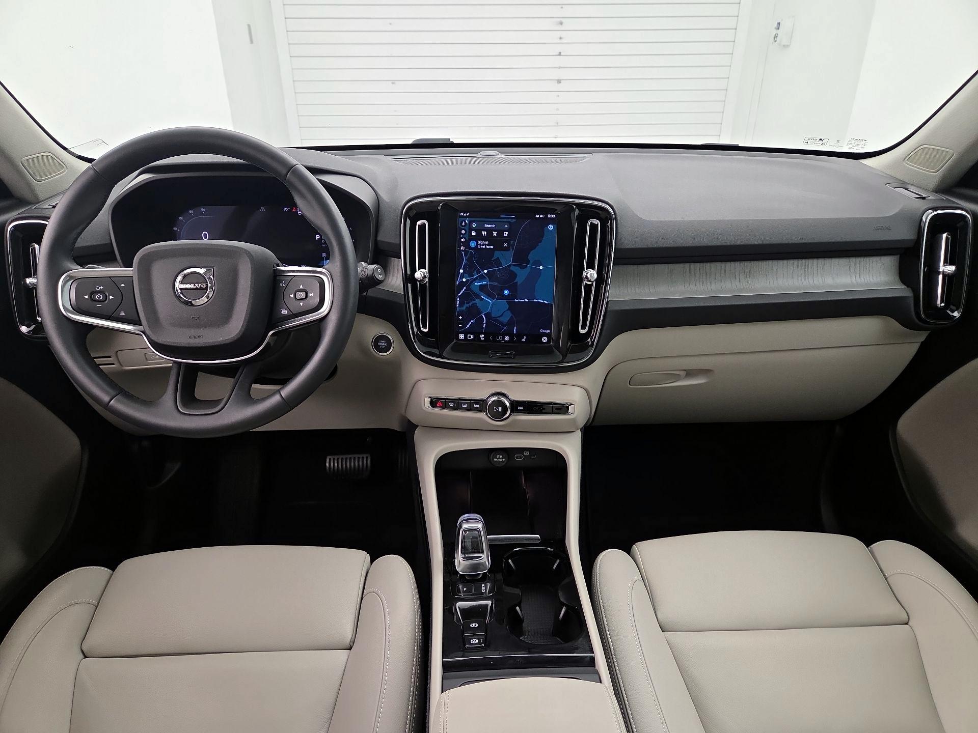 Thumbnail: 2024 Volvo XC40 - 9