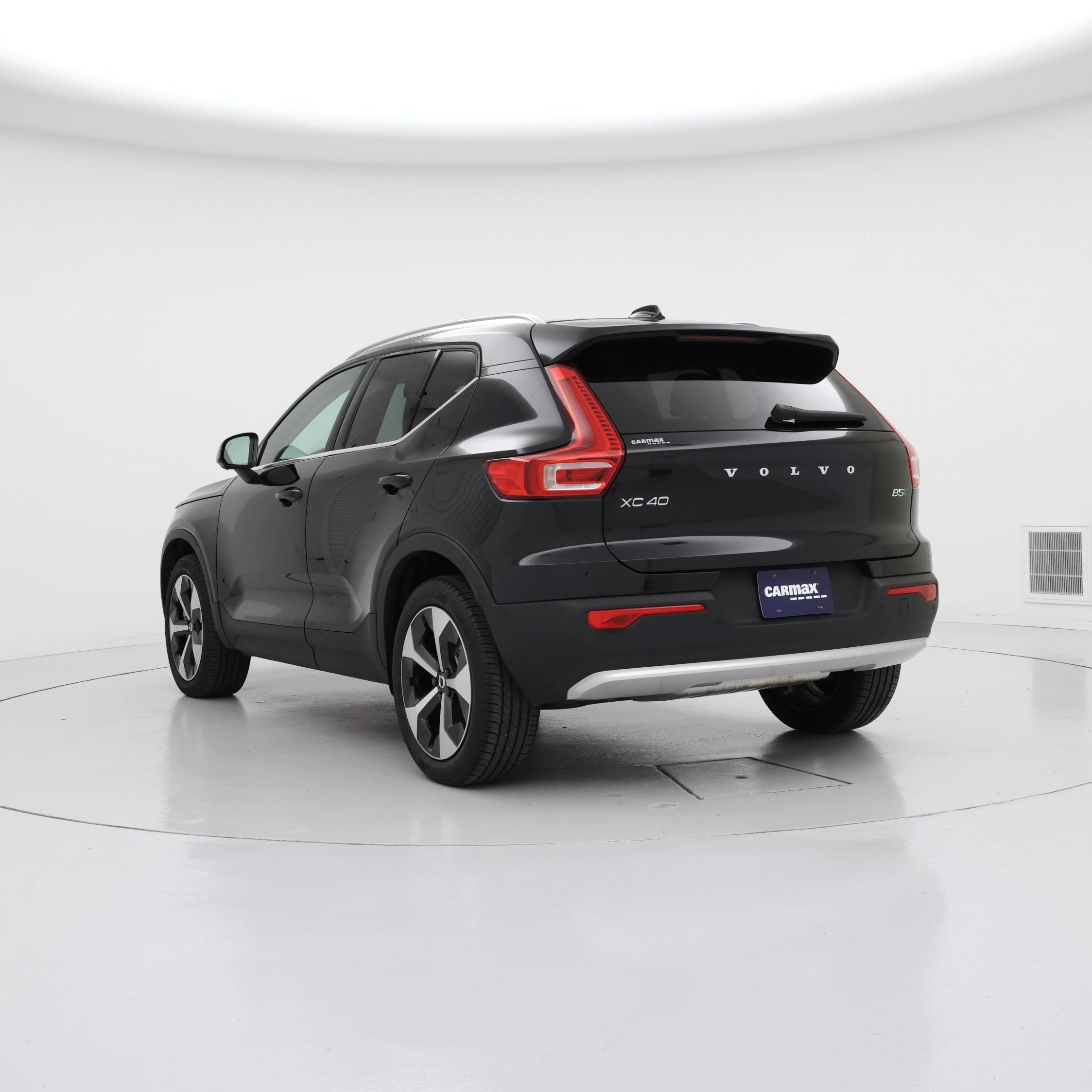 Thumbnail: 2024 Volvo XC40 - 2