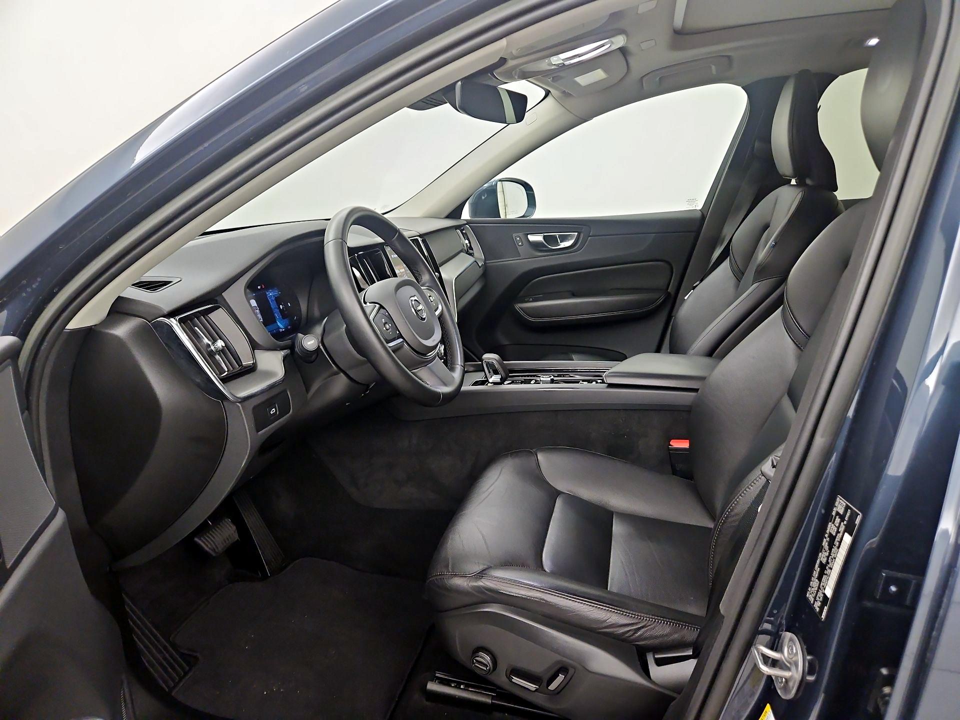 Thumbnail: 2023 Volvo XC60 - 11