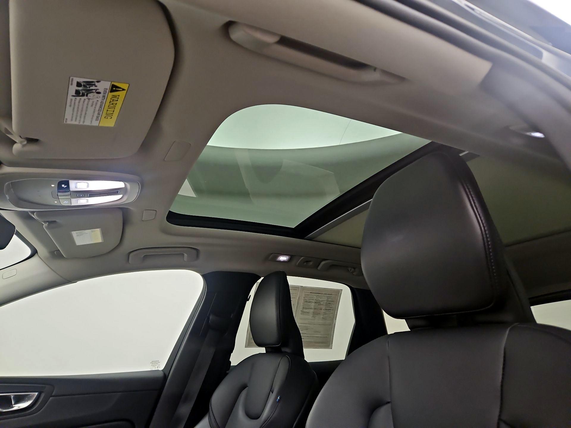 Thumbnail: 2023 Volvo XC60 - 20
