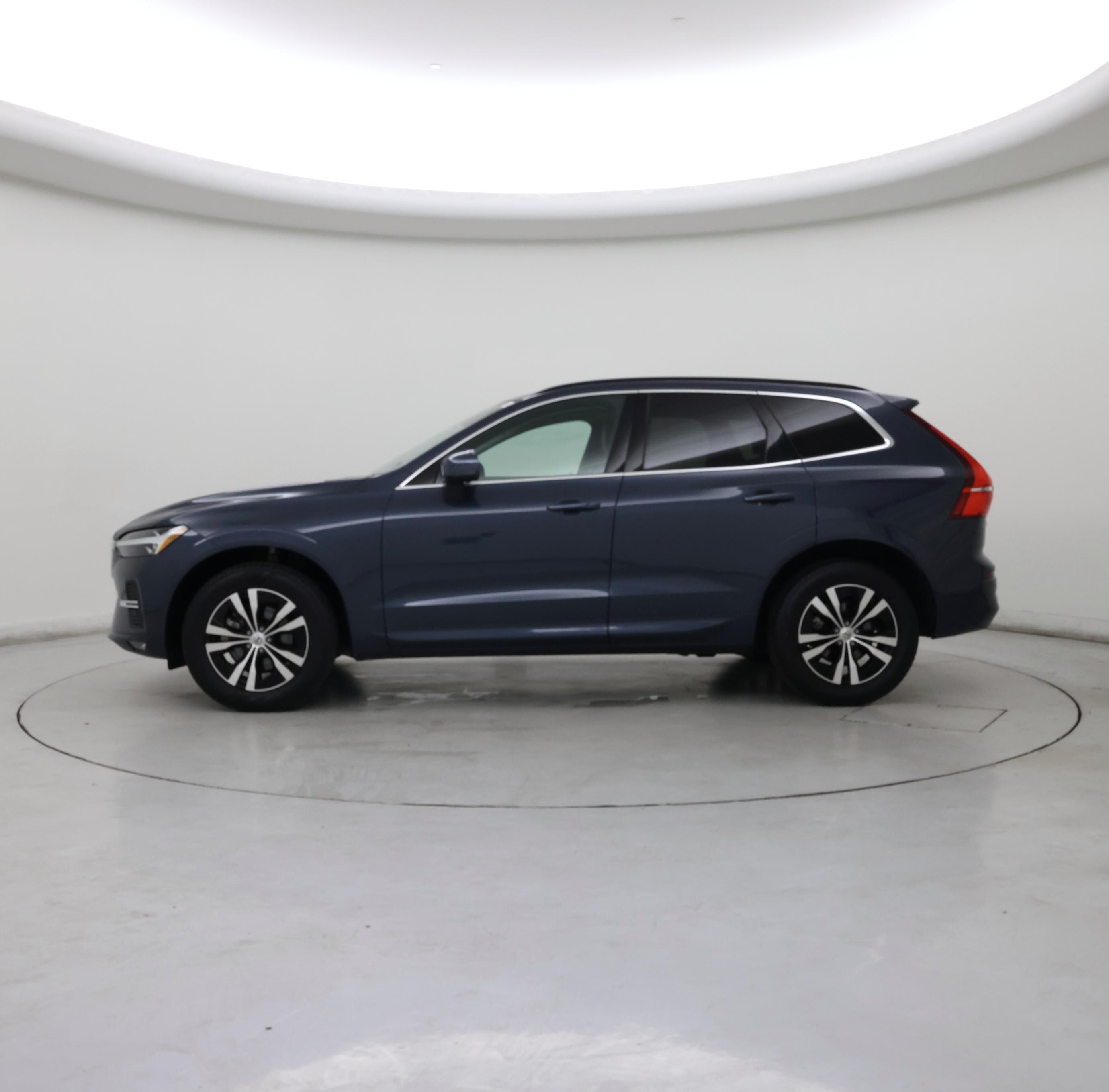 Thumbnail: 2023 Volvo XC60 - 3