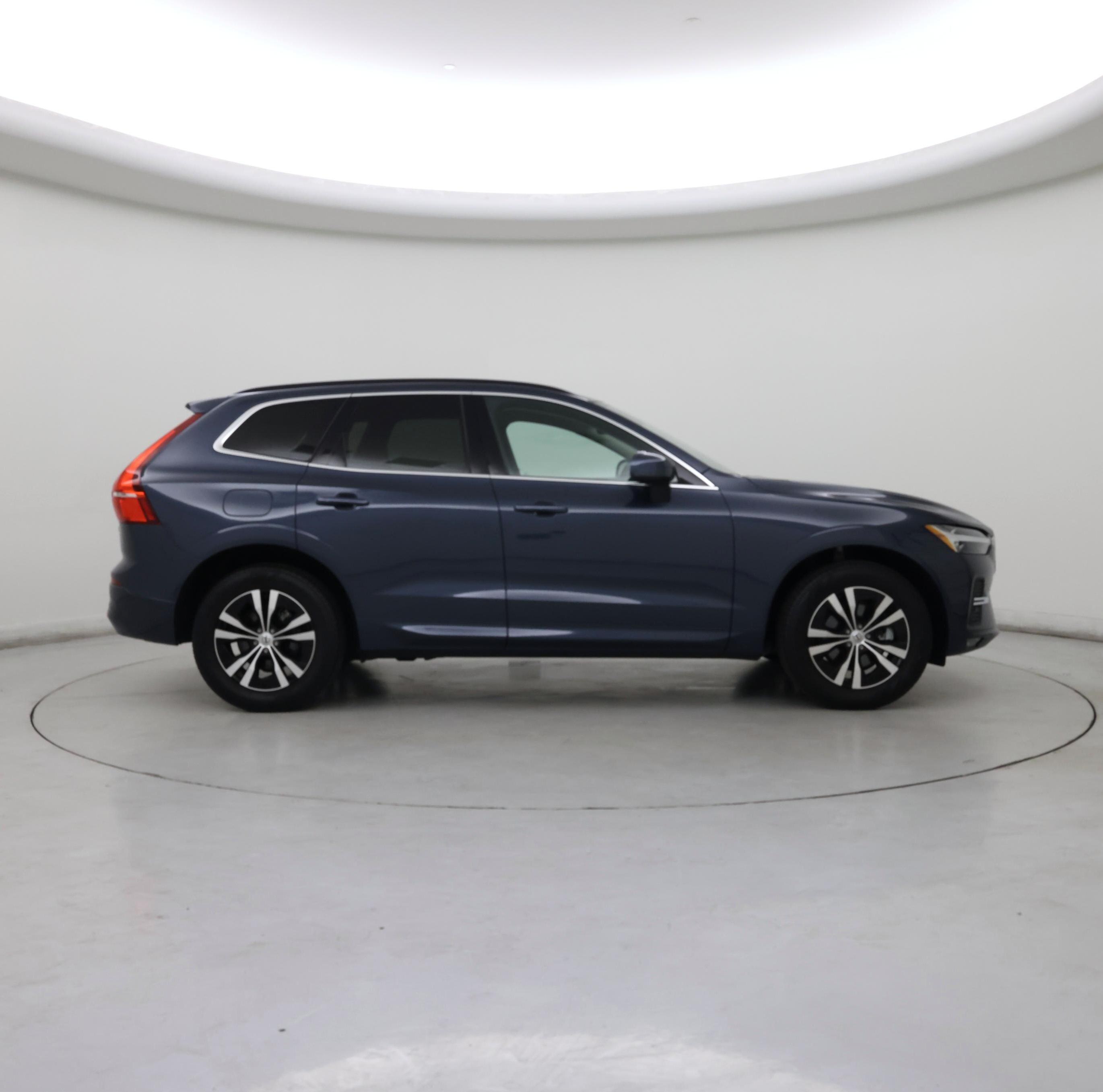 Thumbnail: 2023 Volvo XC60 - 7