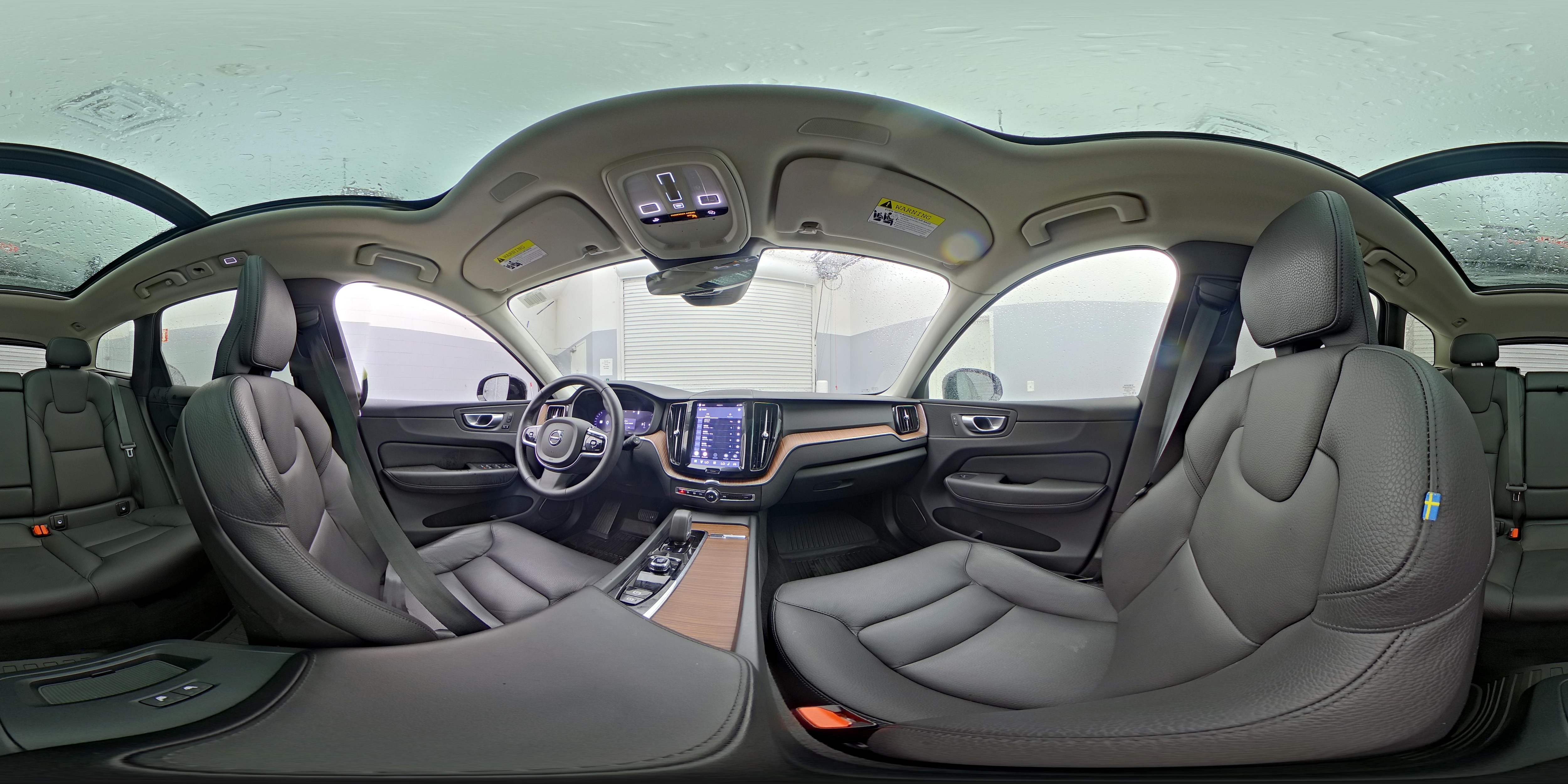 2024 Volvo XC60 Plus - Photo 25