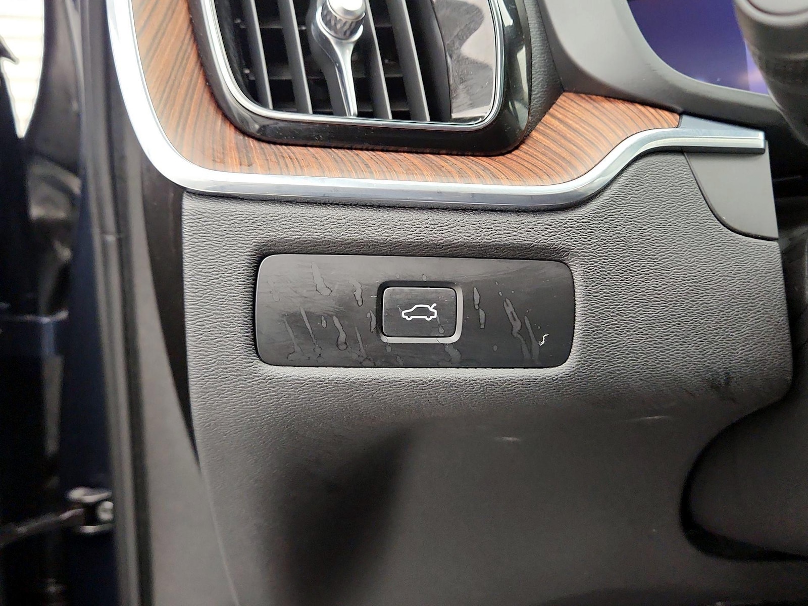 2024 Volvo XC60 Plus - Photo 14