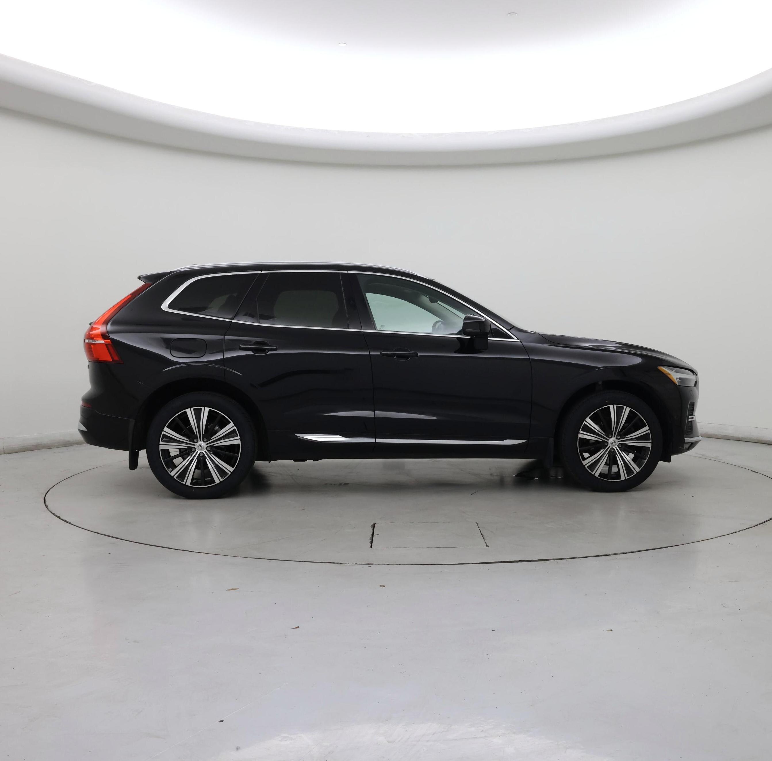 Thumbnail: 2023 Volvo XC60 - 7