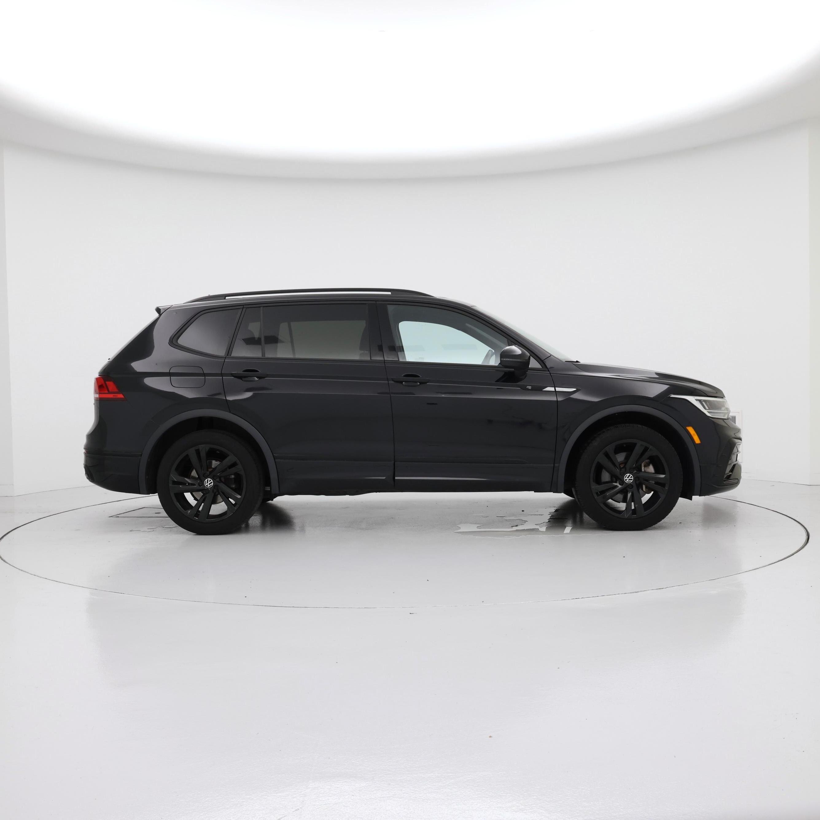 Thumbnail: 2023 Volkswagen Tiguan - 7