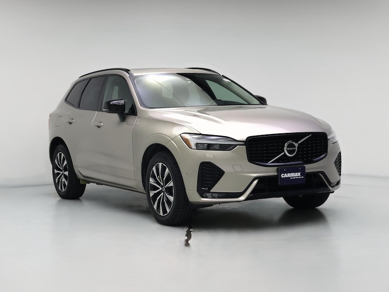 2023 Volvo XC60 B5 Plus Dark Theme