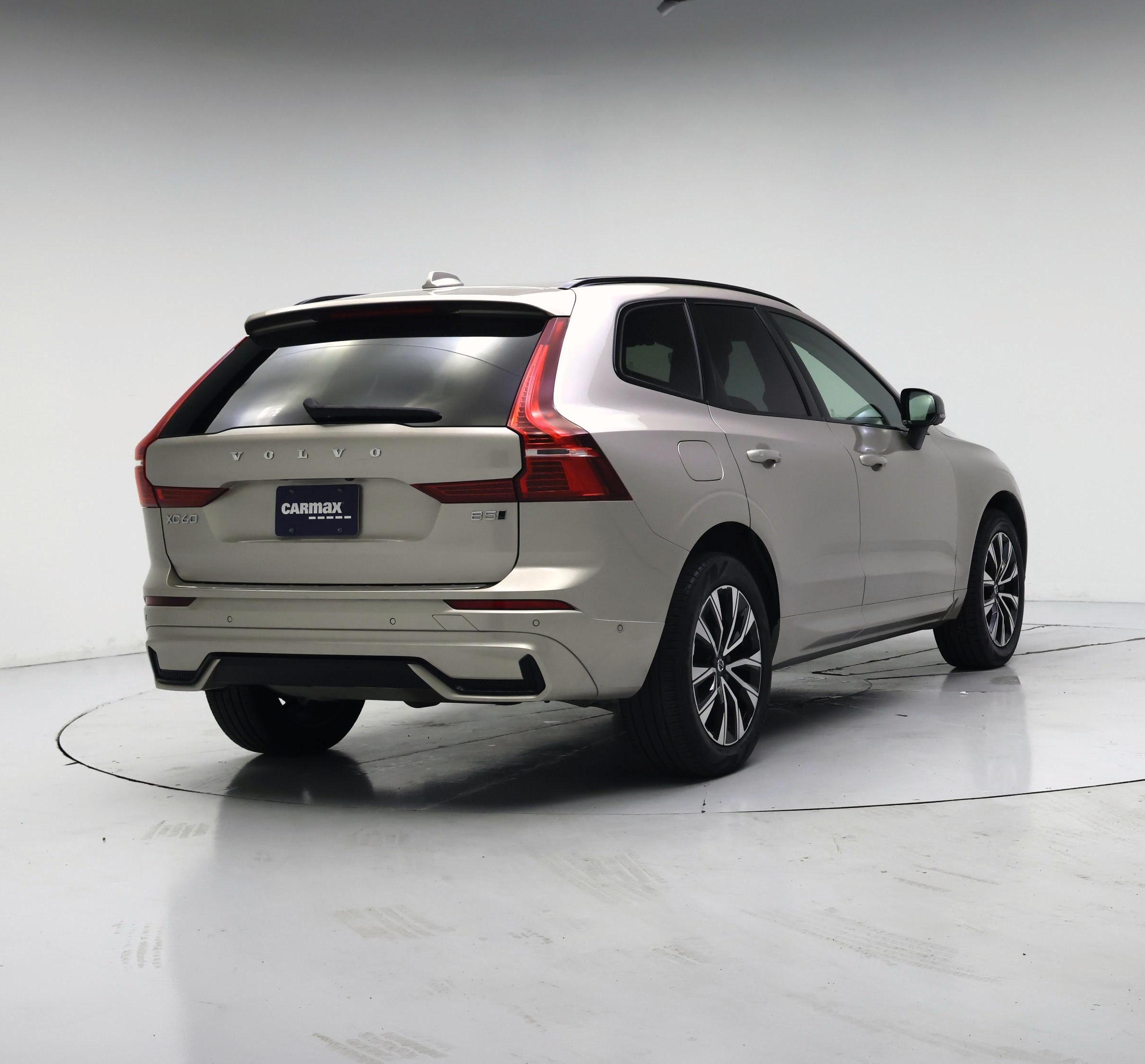 Thumbnail: 2023 Volvo XC60 - 8