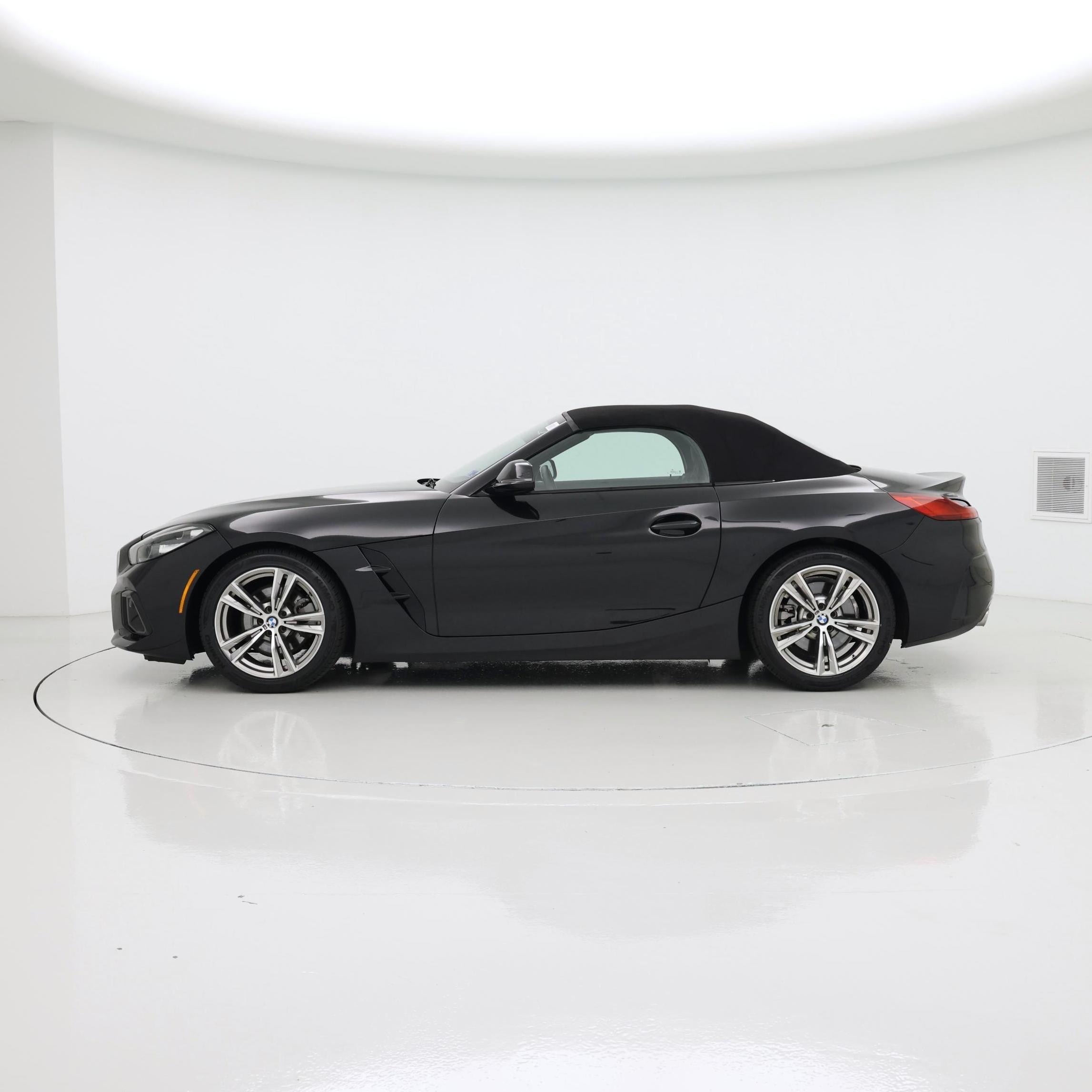Thumbnail: 2025 BMW Z4 - 3